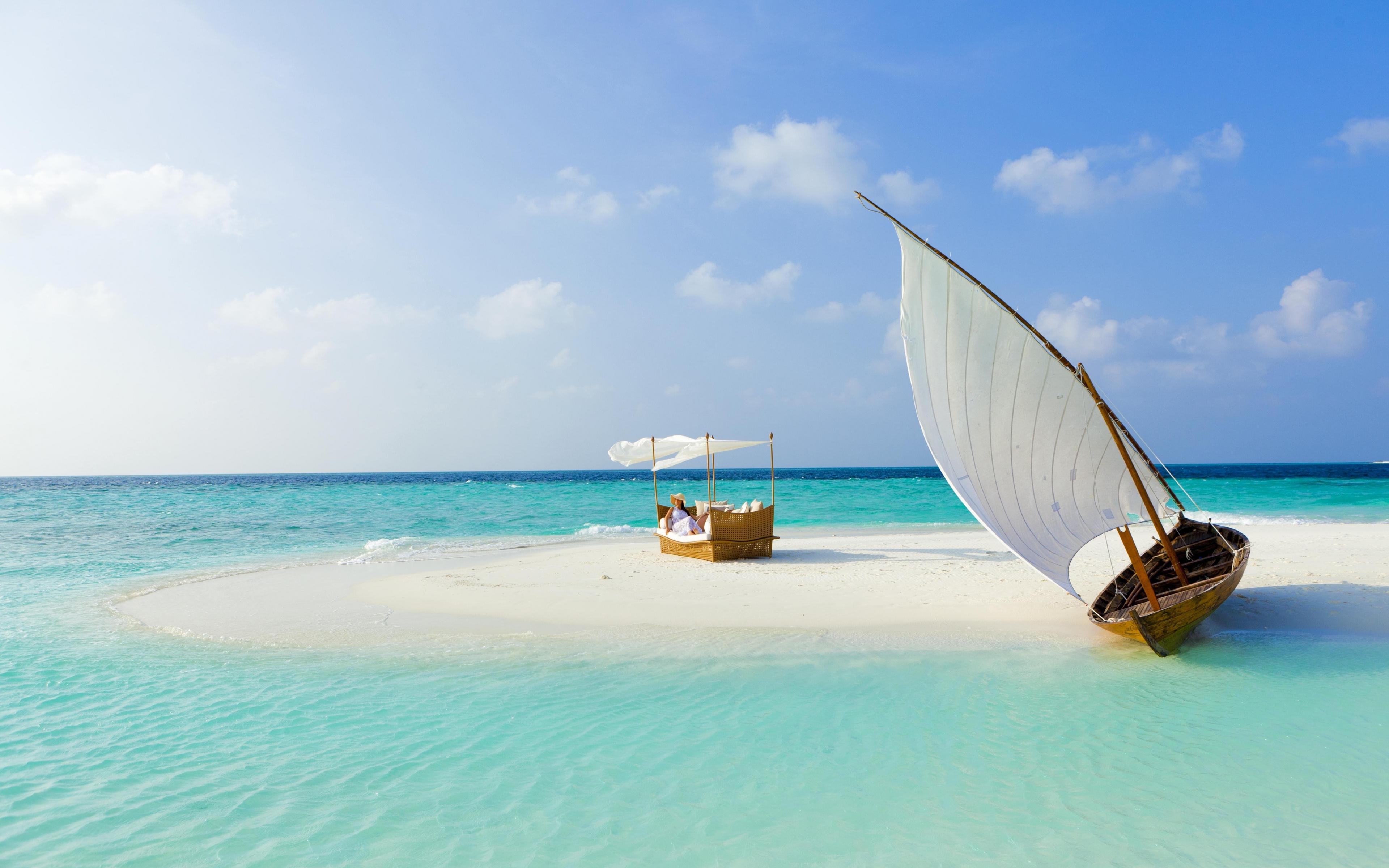 3840x2400 Desktop Wallpaper Maldives Beach, Island, Beach, Ship, Holiday, HD Image, Picture, Background, 2dimlu