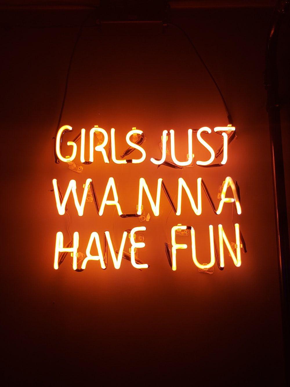 1000x1333 Orange Aesthetic Girl Wallpaper
