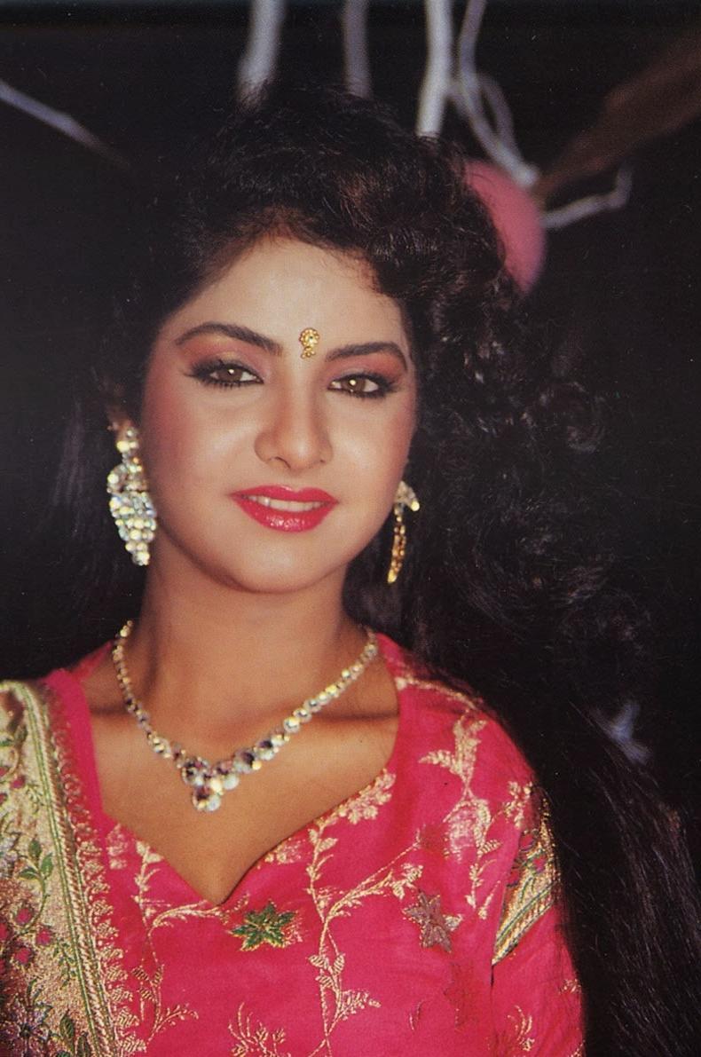790x1191 Divya Bharti Wallpaper Download