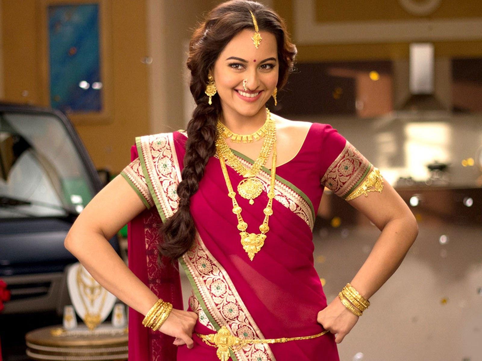1600x1200 Hindi Actress Sonakshi Sinha Wallpaper In Saree Sinha In Saree HD HD Wallpaper