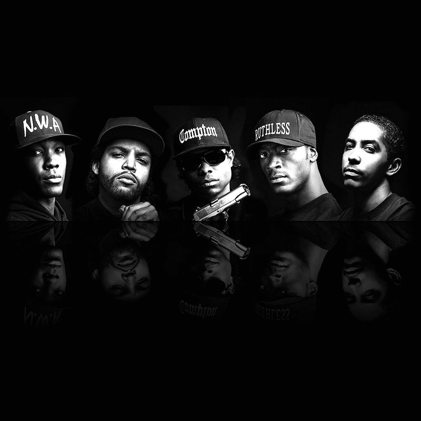 1440x1440 COMPTON wallpaper