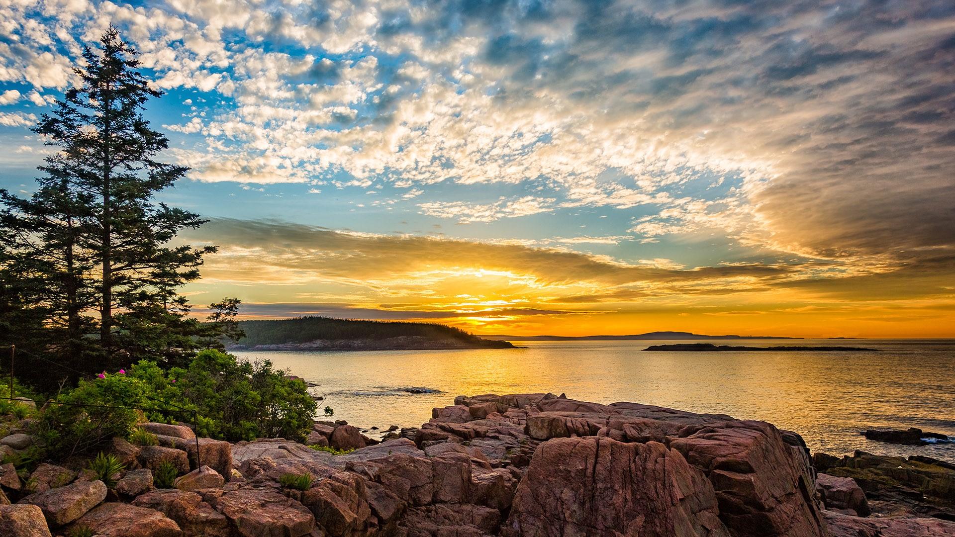 1920x1080 Sunrise from coast of Mount Desert Island Maine inside Acadia National Park, USA. Windows 10 Spotlight Image