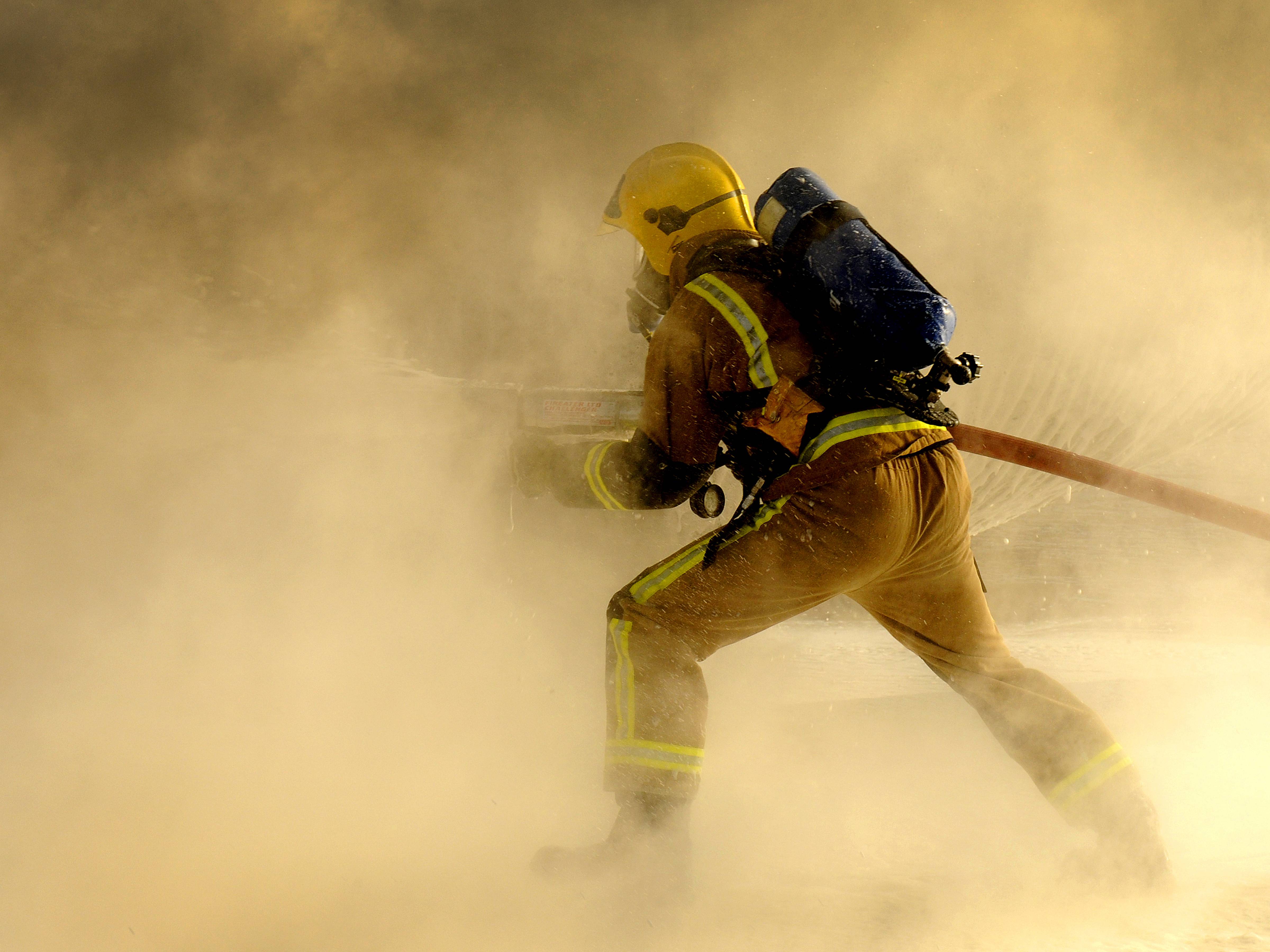 4800x3600 Fireman Wallpaper
