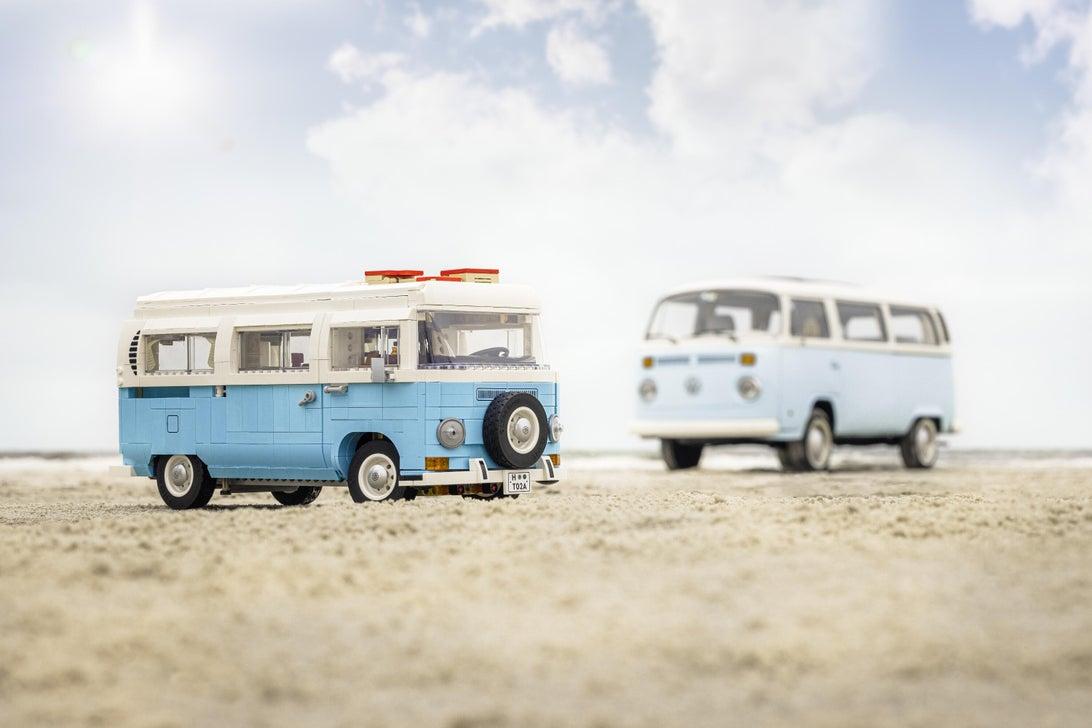 1092x728 Lego Volkswagen T2 Camper Van kit revealed