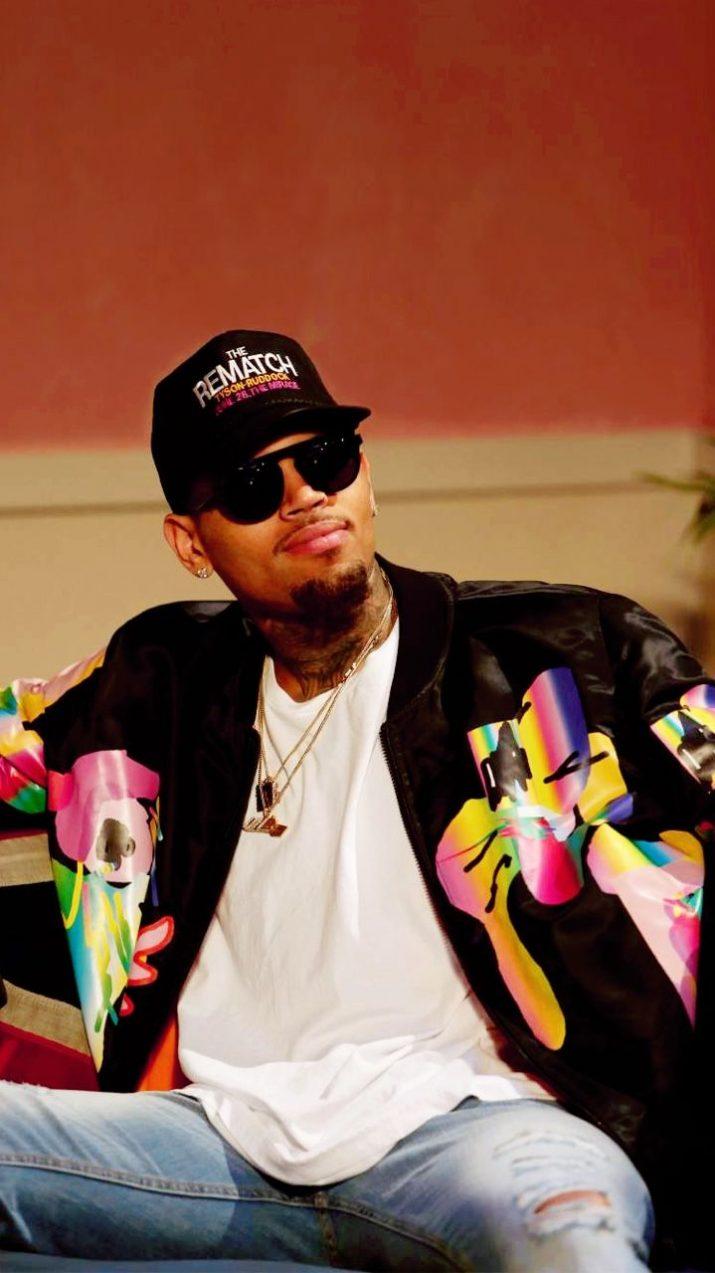715x1273 Chris Brown Wallpaper