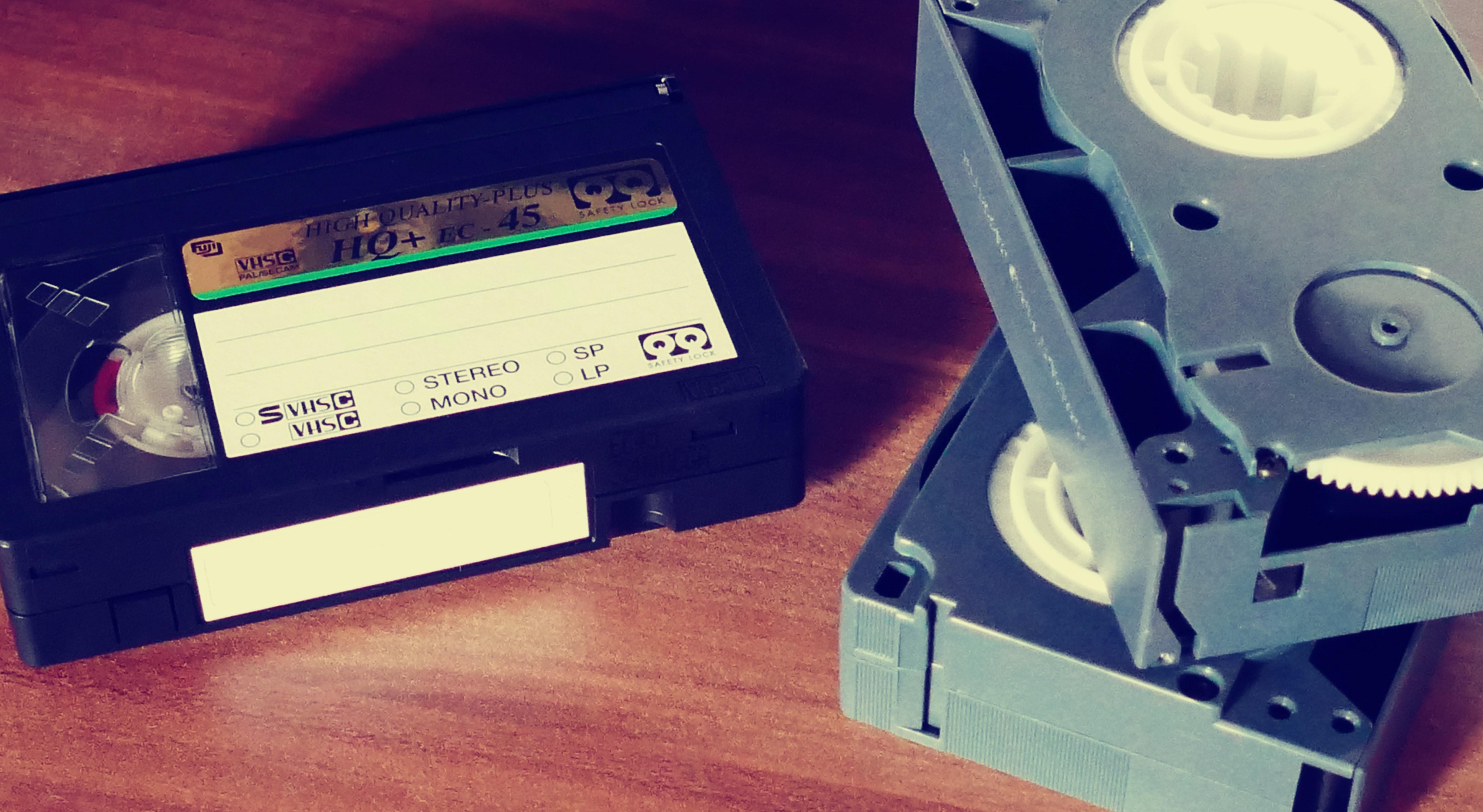 5472x2997 Vhs Tape on Top of Table · Free