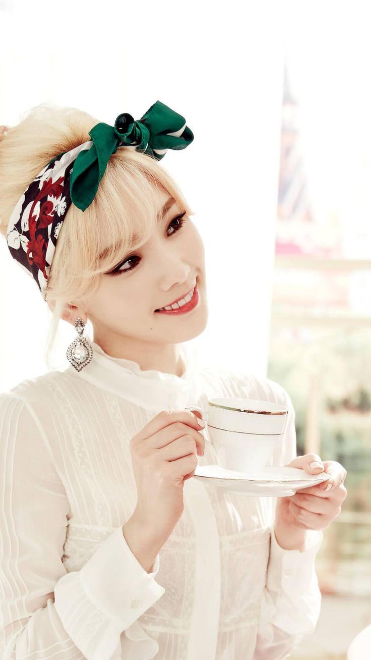 736x1308 SNSD Lion Heart Wallpaper 8P from LINE Deco (no logo). Snsd taeyeon, Girls' generation taeyeon, Snsd