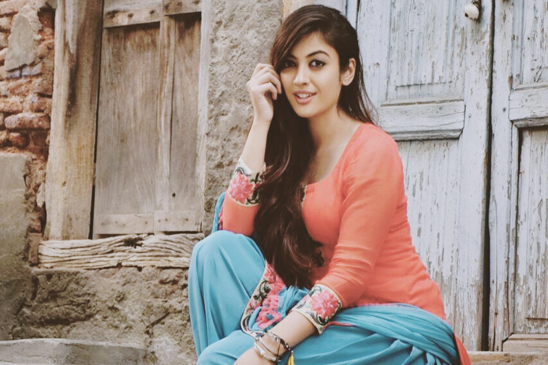 1920x1280 Aditi Sharma No Cry