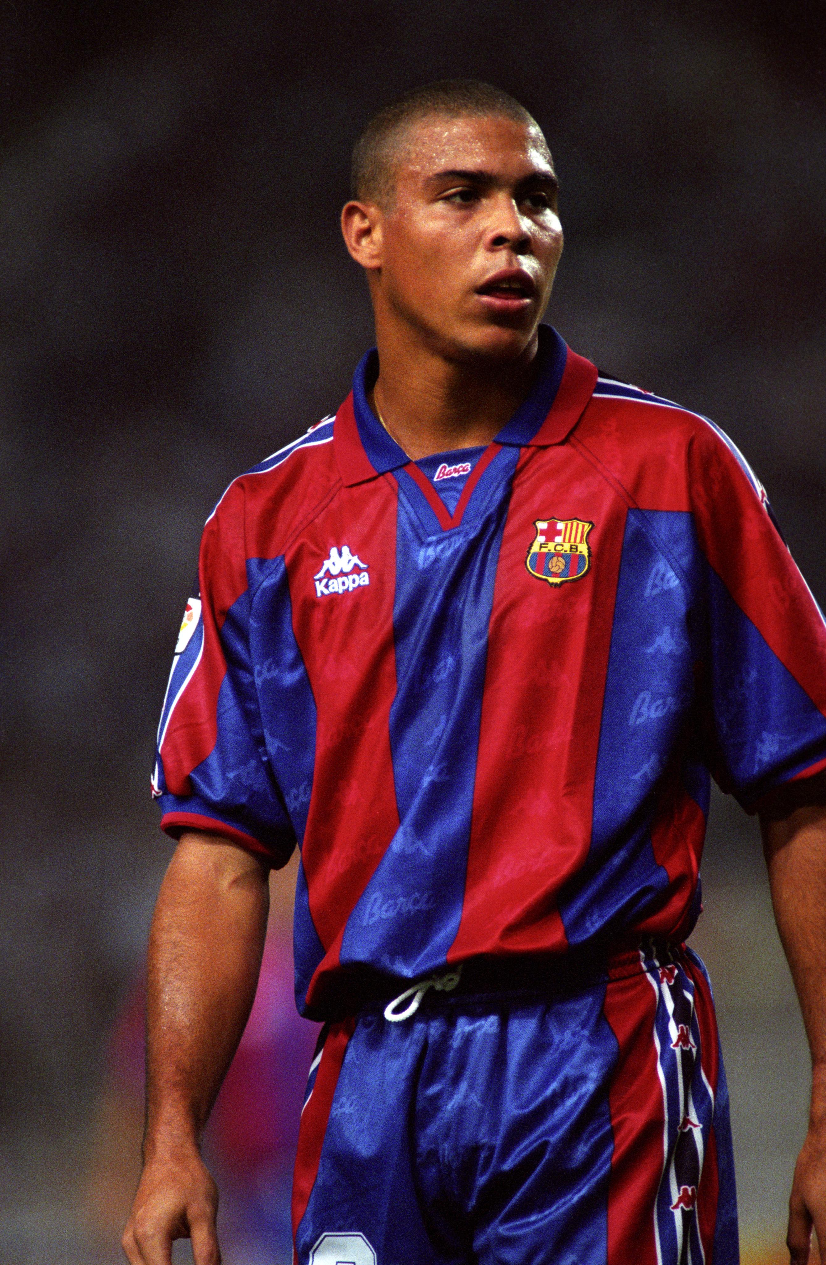 2675x4096 Zlatan Ibrahimovic Believes Ronaldo Nazario Is The Greatest Player Of All Time