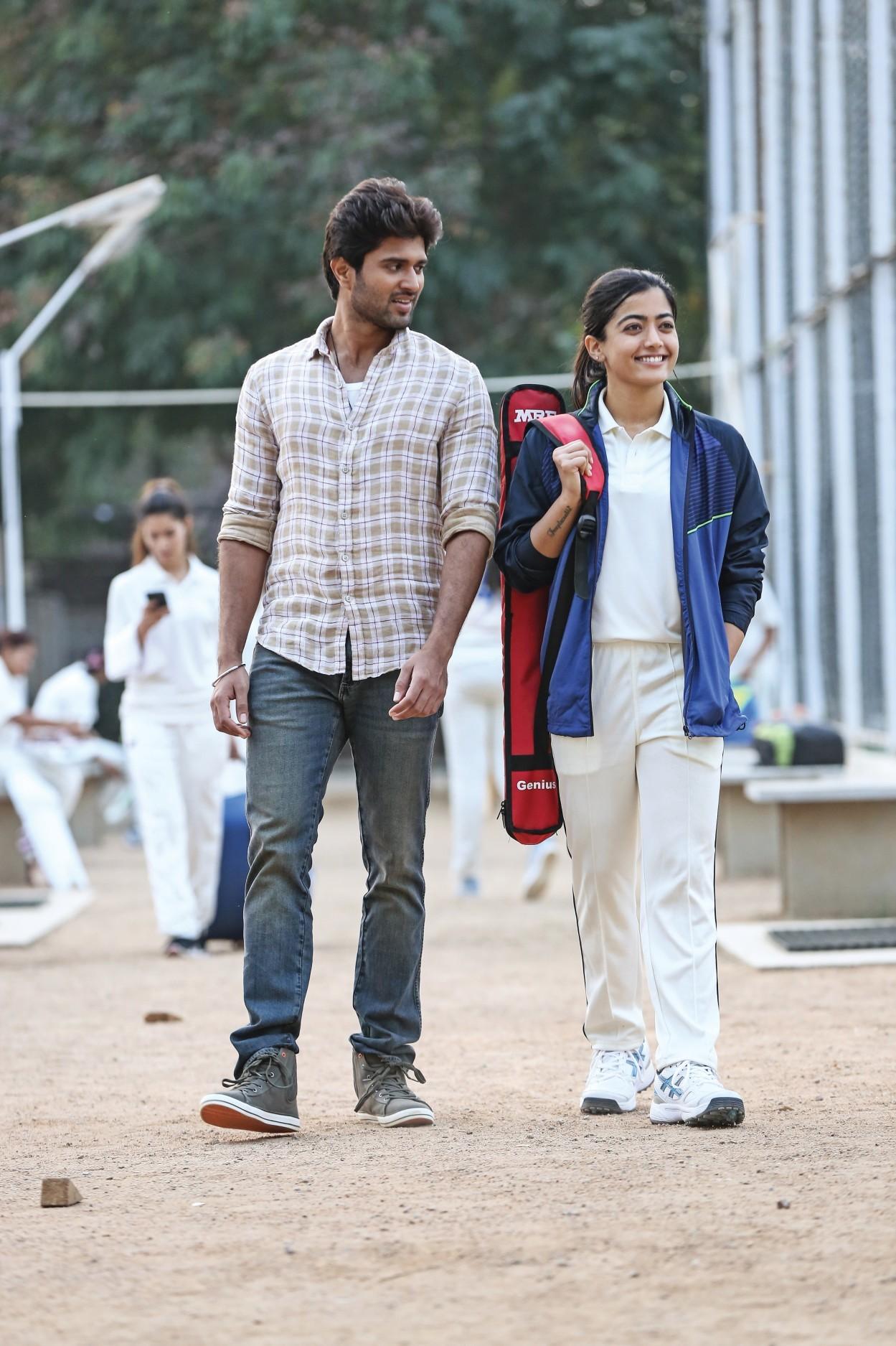 1249x1875 Vijay Devarakonda and Rashmika Mandanna Movie Dear Comrade Photo 6 : dear comrade 15 from album dear comrade telugu movie photodear comrade on Rediff Pages