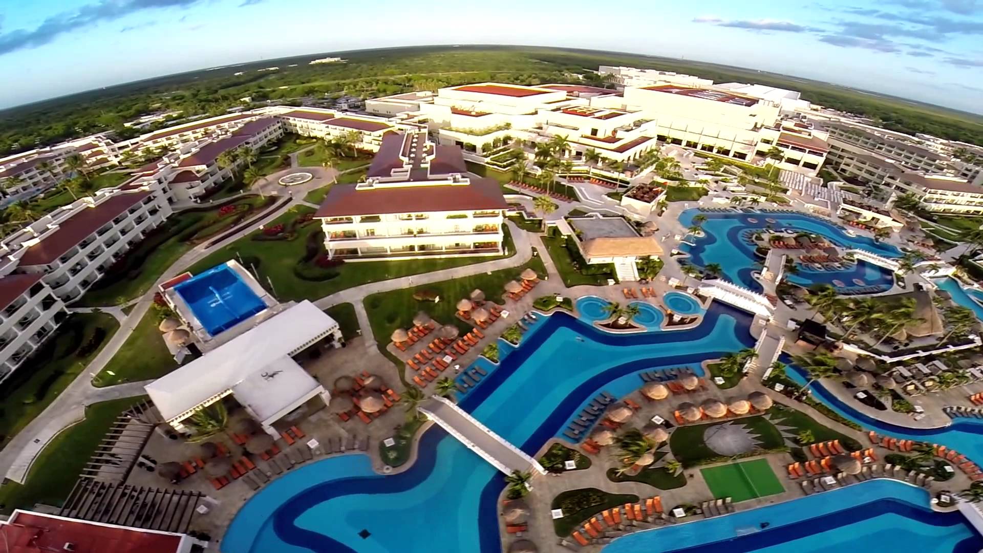 1920x1080 Moon Palace Cancun Wallpaper