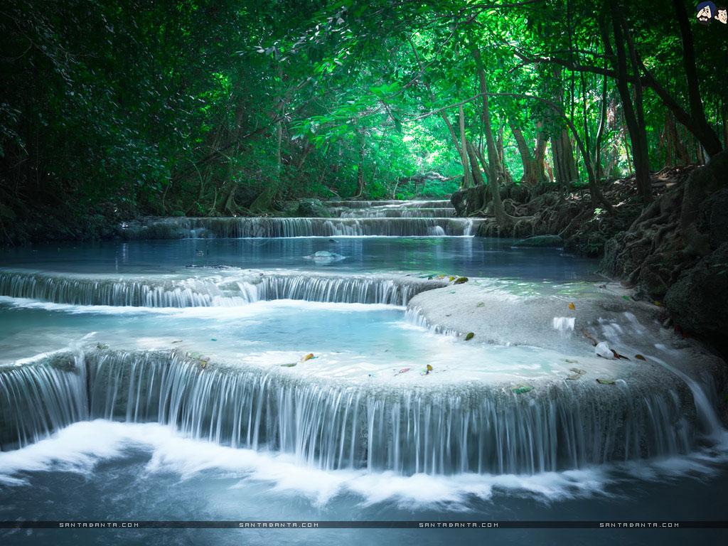 1024x768 A pleasing view of flowing water
