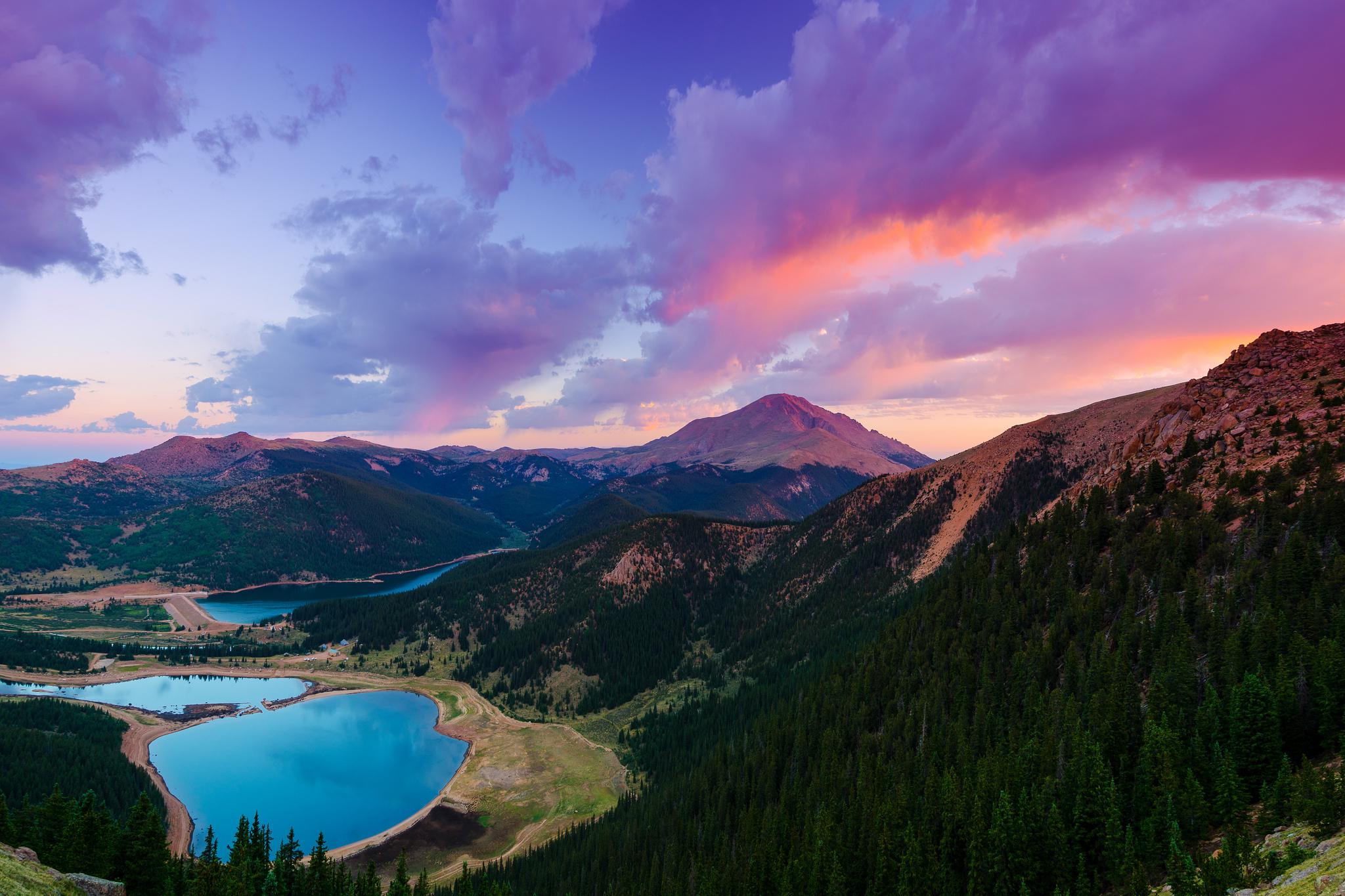 2048x1365 Sunrise on Pikes Peak HD Wallpaper