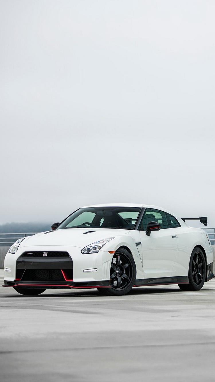 750x1334 Nissan GTR iPhone Wallpaper