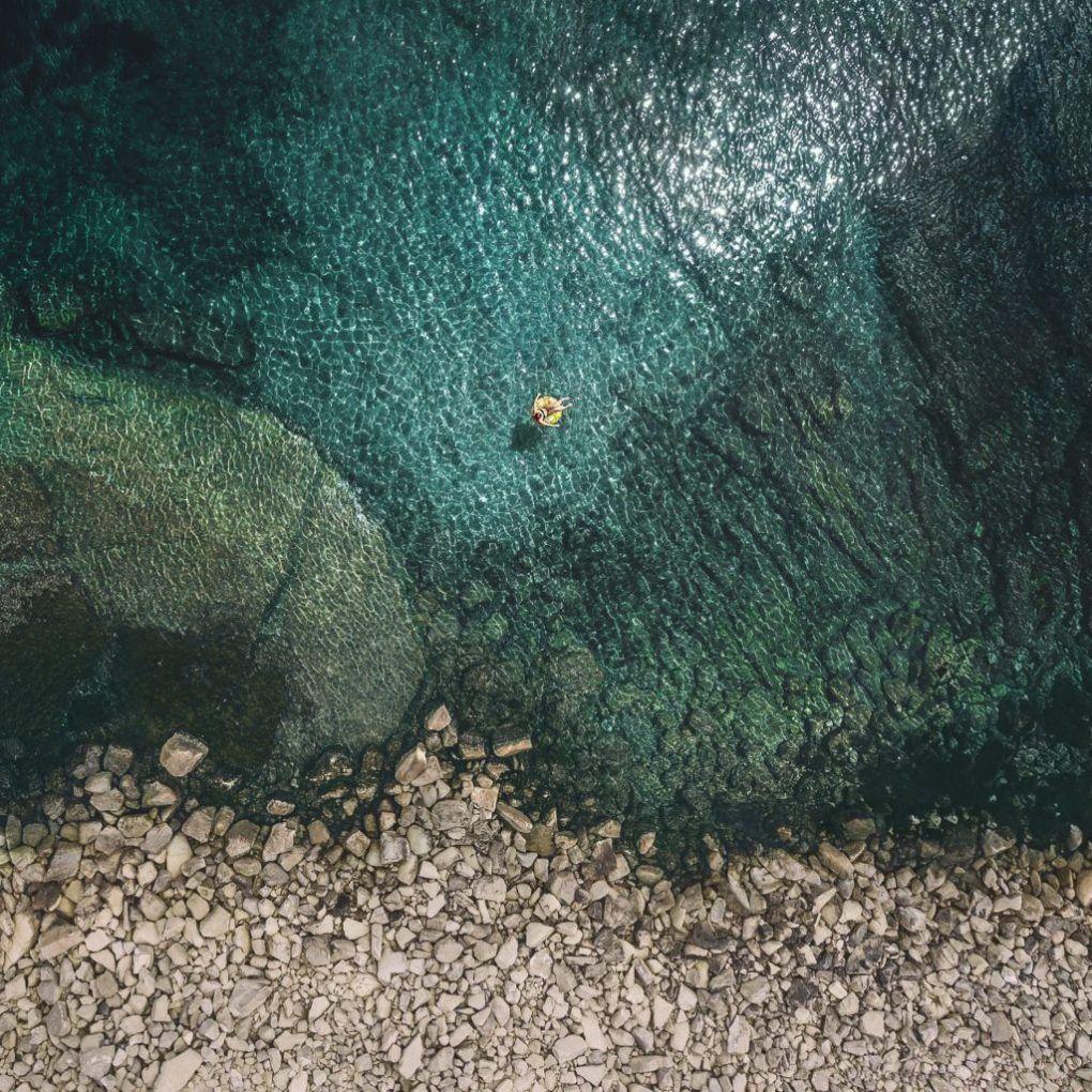 1020x1020 Looking for Official Apple iOS 11 stock wallpaper for Android