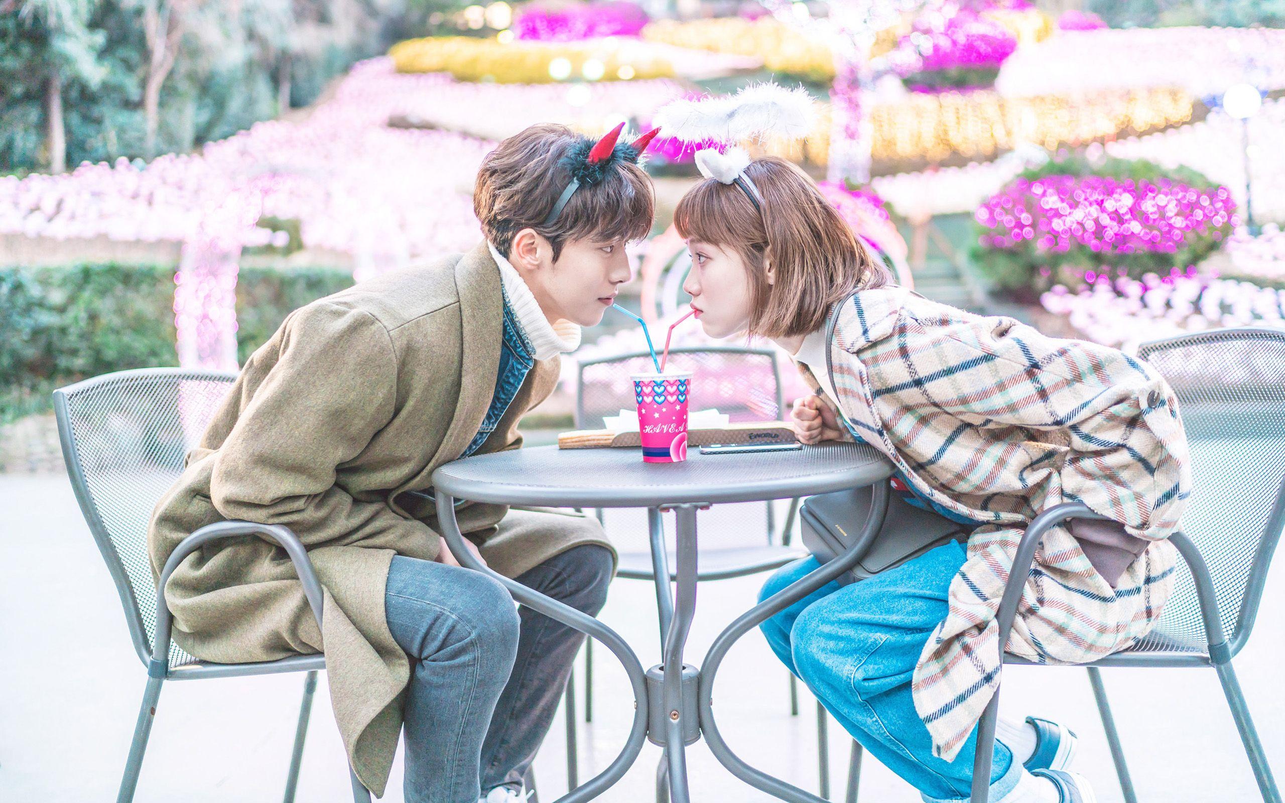 2560x1600 Weightlifting Fairy's SWAEG Couple Dates In Real Life & The Internet Responds