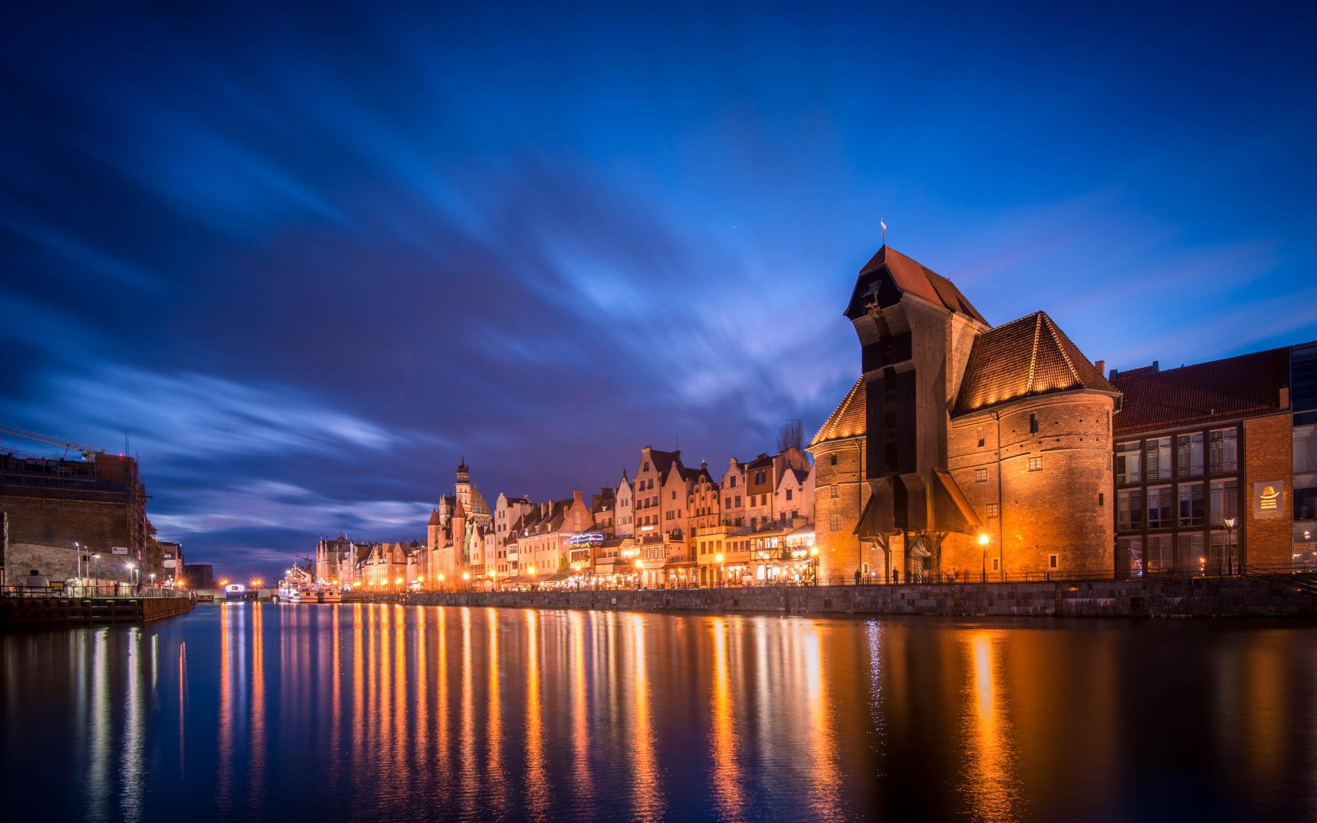 2560x1600 Download wallpaper The medieval port, old crane, Gdansk, Poland, landmark, evening, sunset for desktop with resolution 2560x1600. High Quality HD picture wallpaper