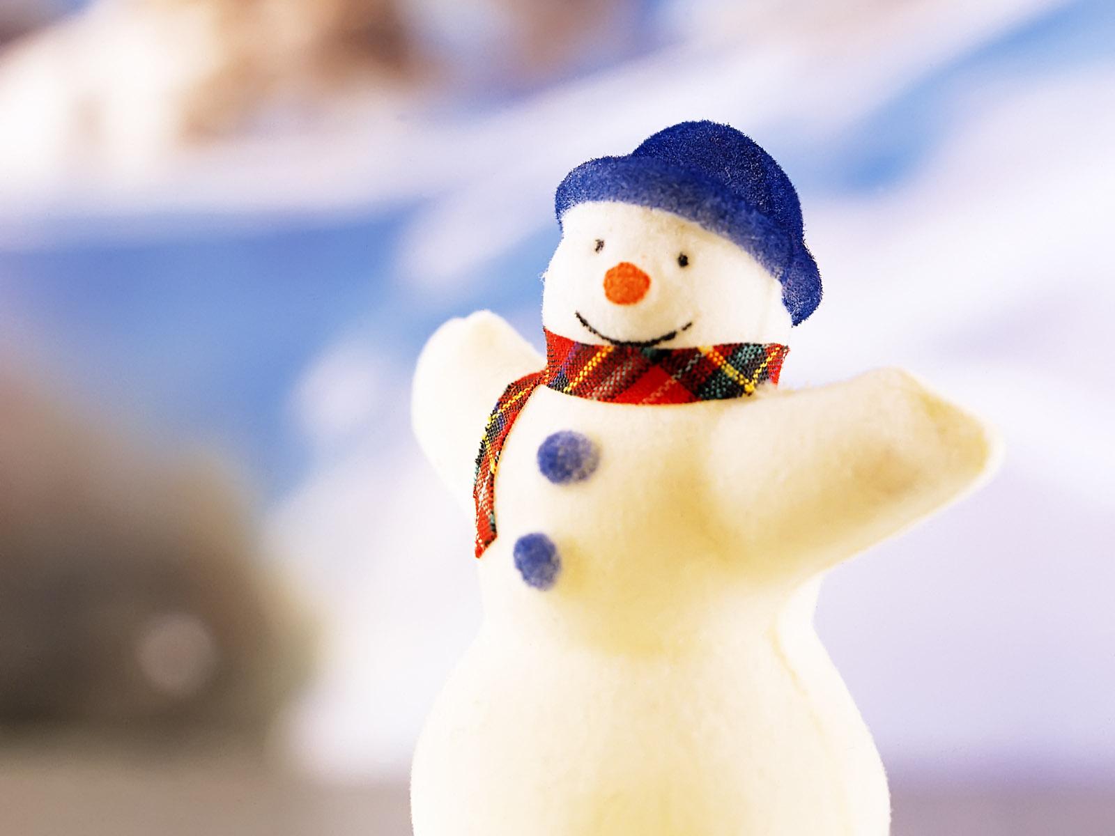 1600x1200 Snowman wallpaper. Snowman