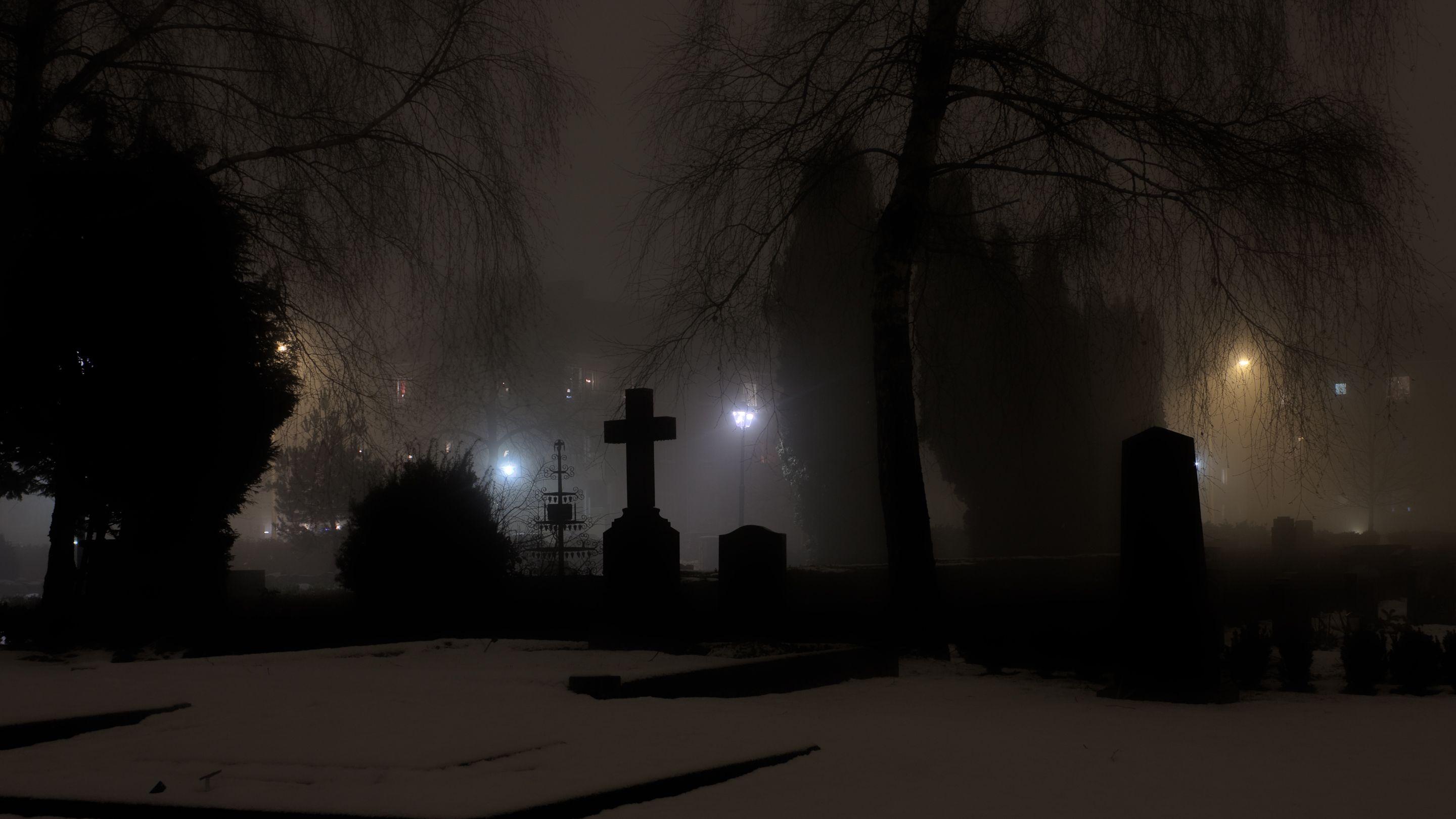 2880x1620 Night Graveyard. Graveyard, Cemetery, Scary halloween background
