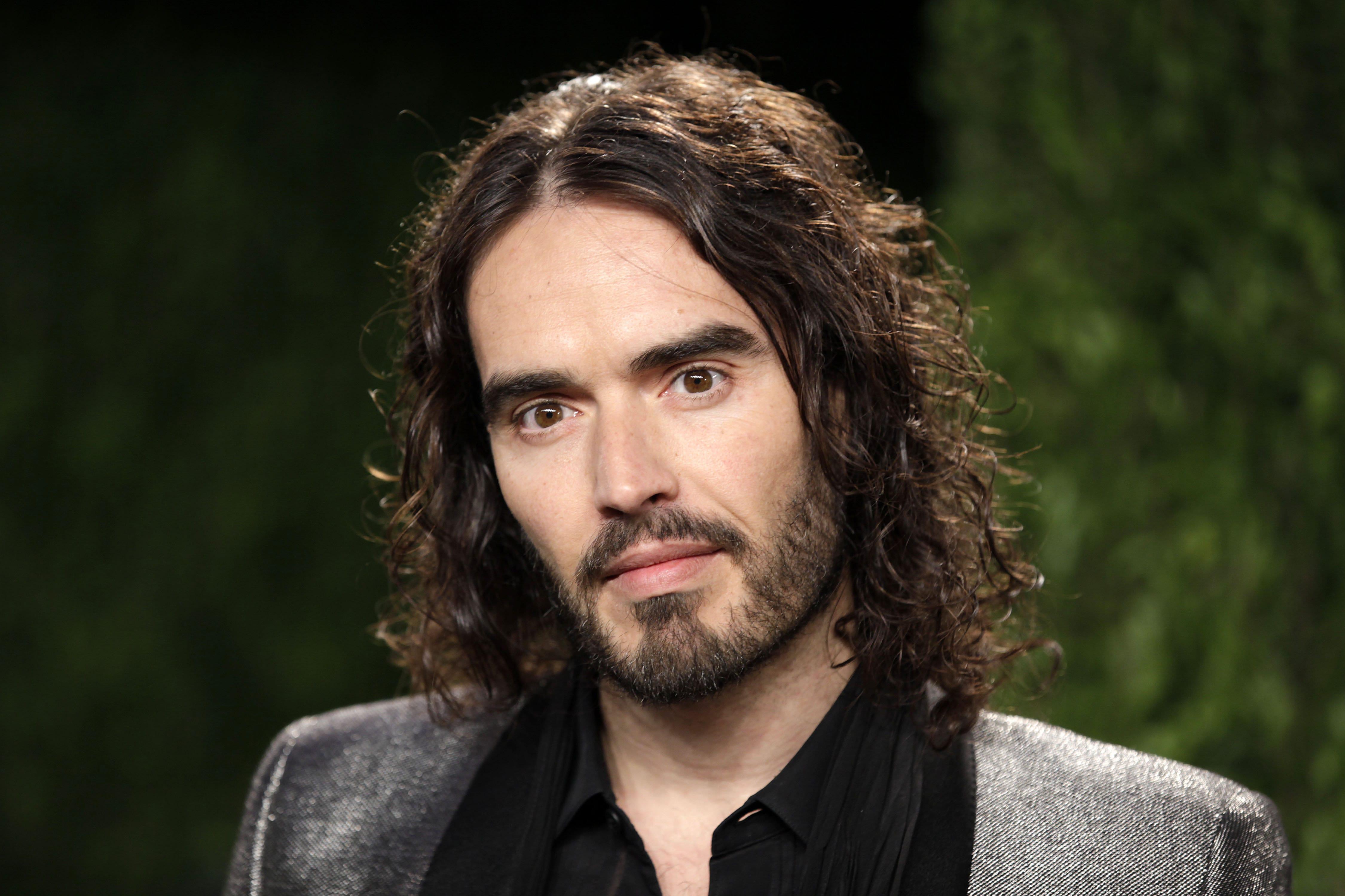 4500x3000 Russell Brand HD