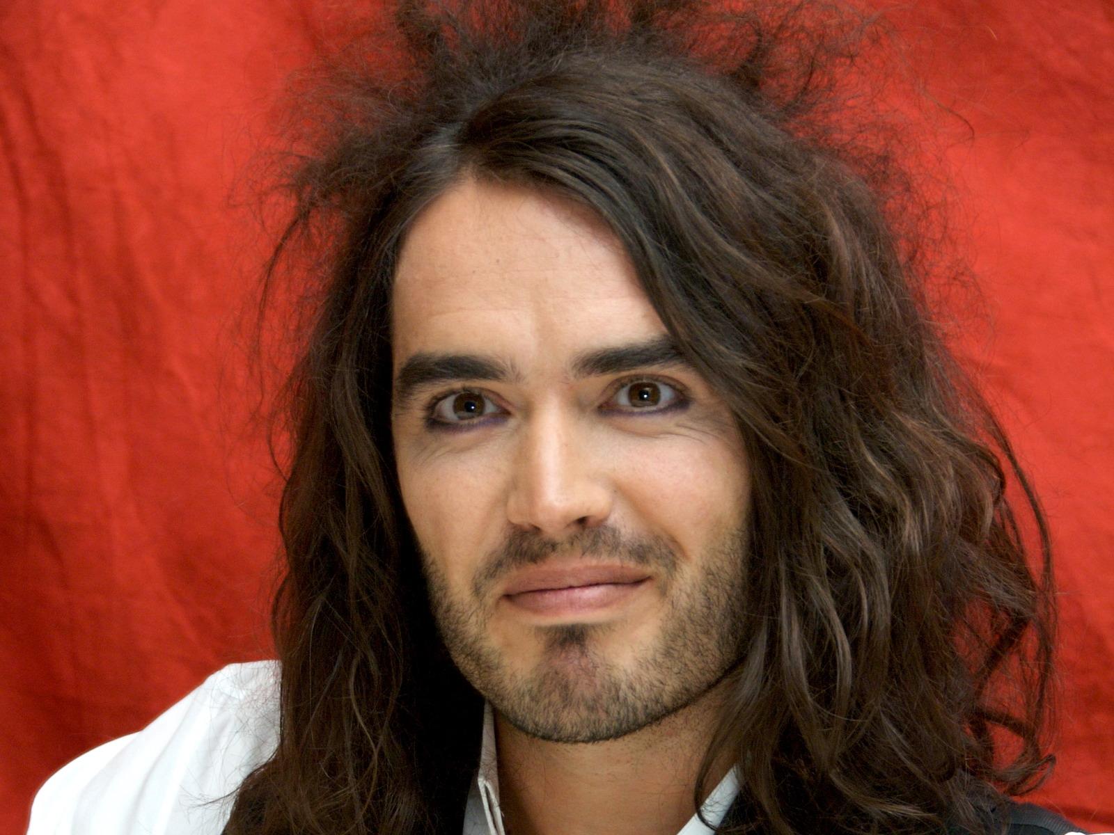 1600x1200 Russell Brand wallpaperx1200
