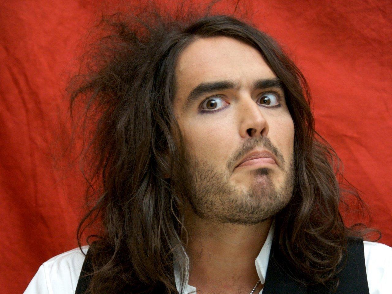 1280x960 Russell Brand Wallpaper Photo 56703 1280x960px
