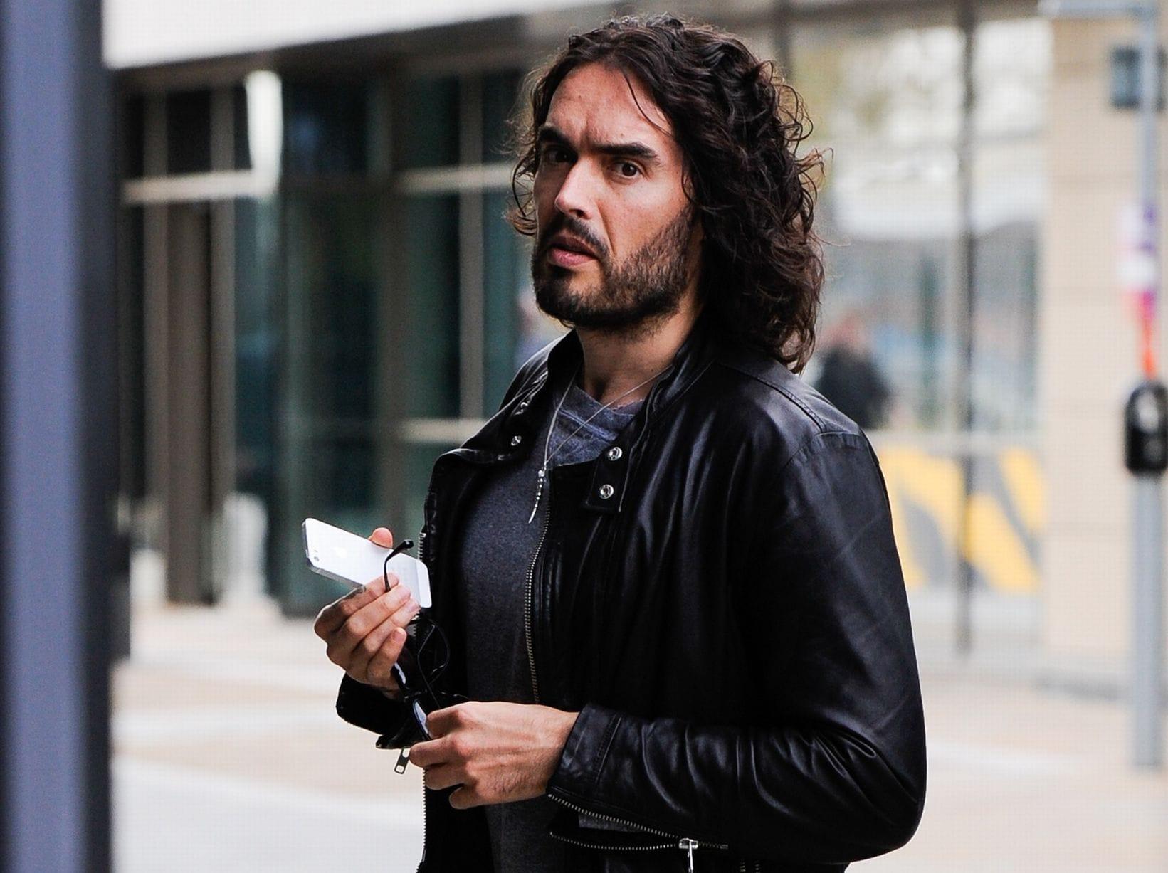 1641x1227 Russell Brand HD