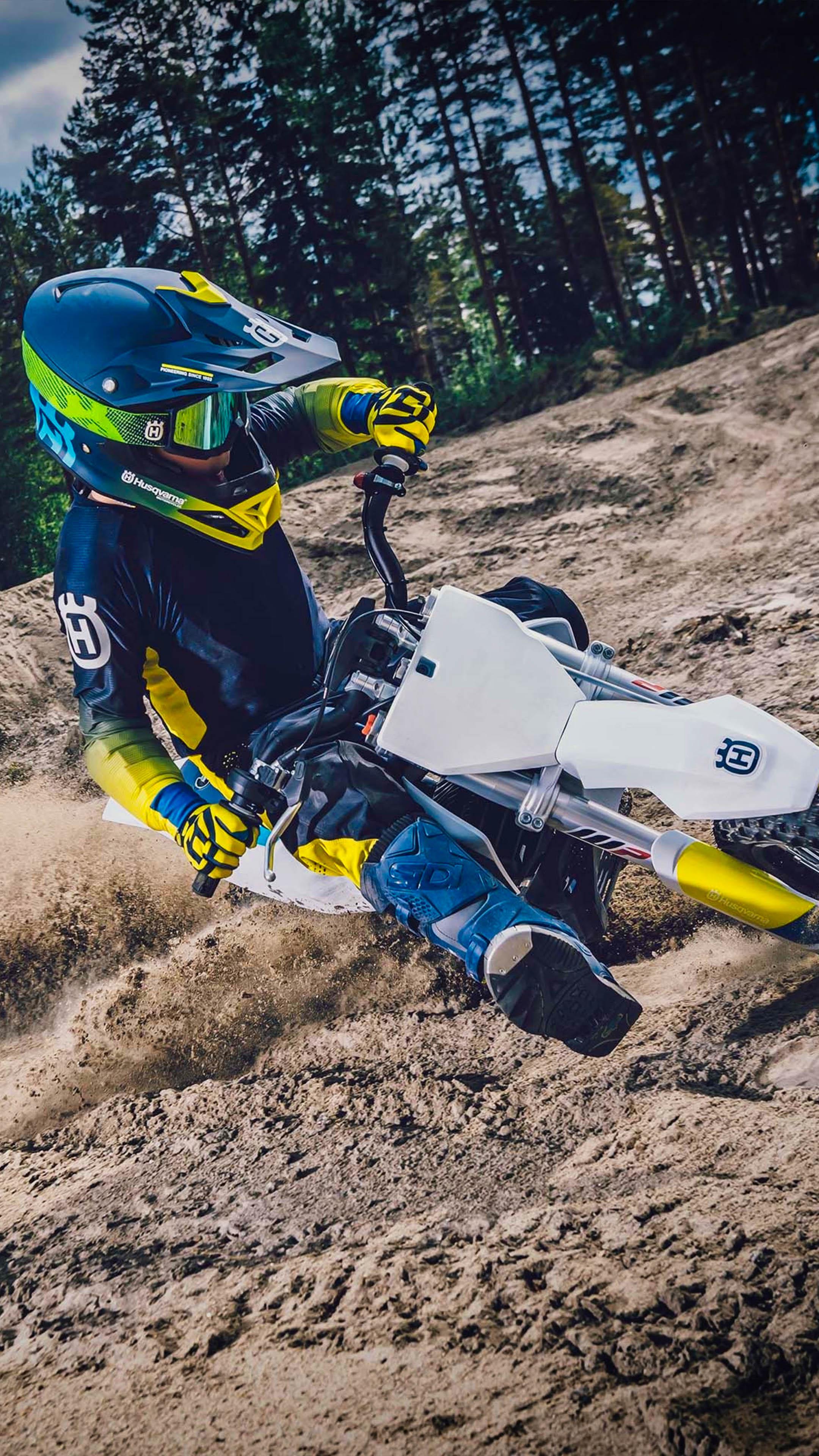 2160x3840 Husqvarna EE 5 Dirt Bikes 2019 4K Ultra HD Mobile Wallpaper