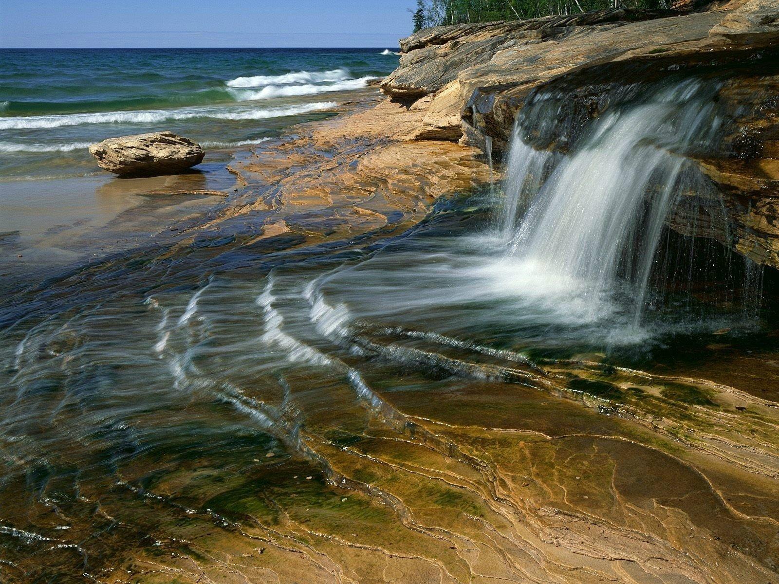 1600x1200 Waterfall Wallpaper and Background Imagex1200