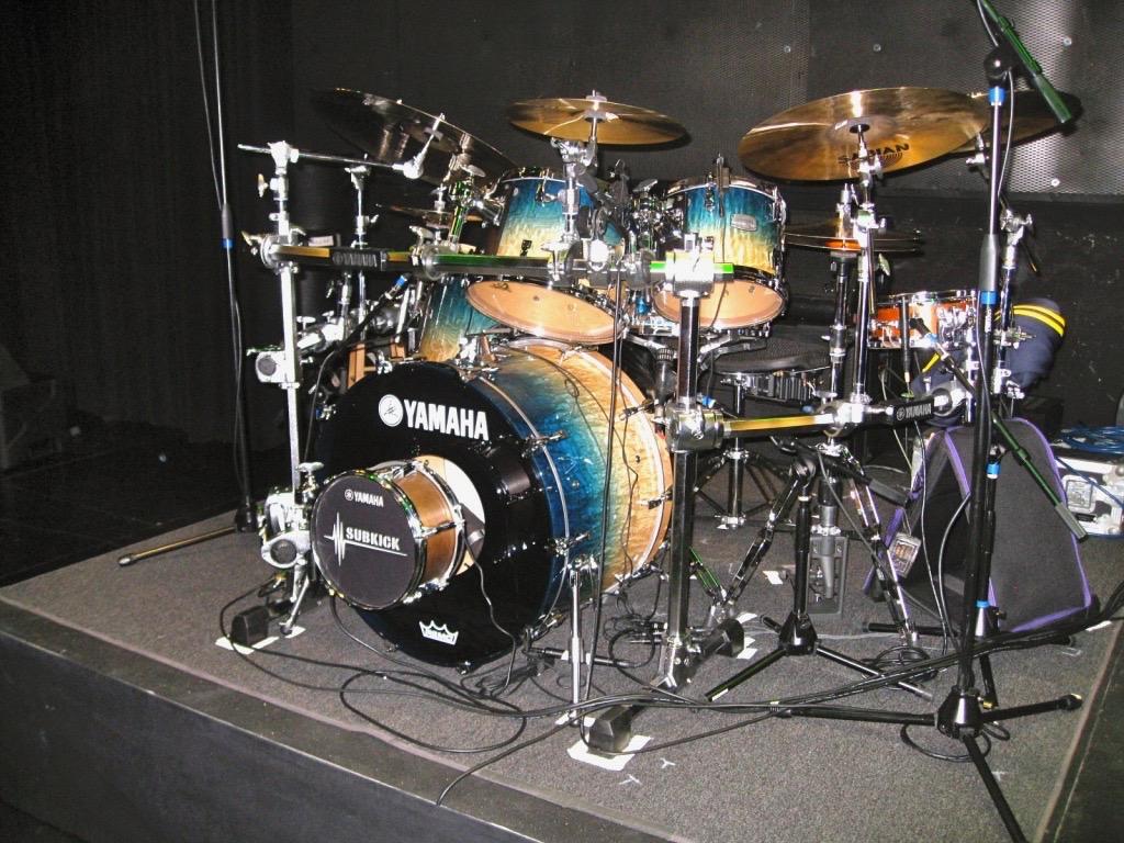 1024x768 David Garibaldi's Tower of Power 2009 Yamaha Phoenix Drum Set. Complete. Signed, Authenticated. $995 Bennett's Drum VaultDonn Bennett's Drum Vault