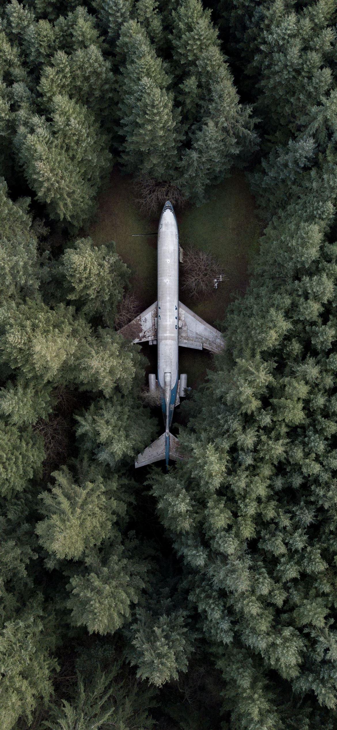 1170x2532 Best Airplane iPhone 12 HD Wallpaper