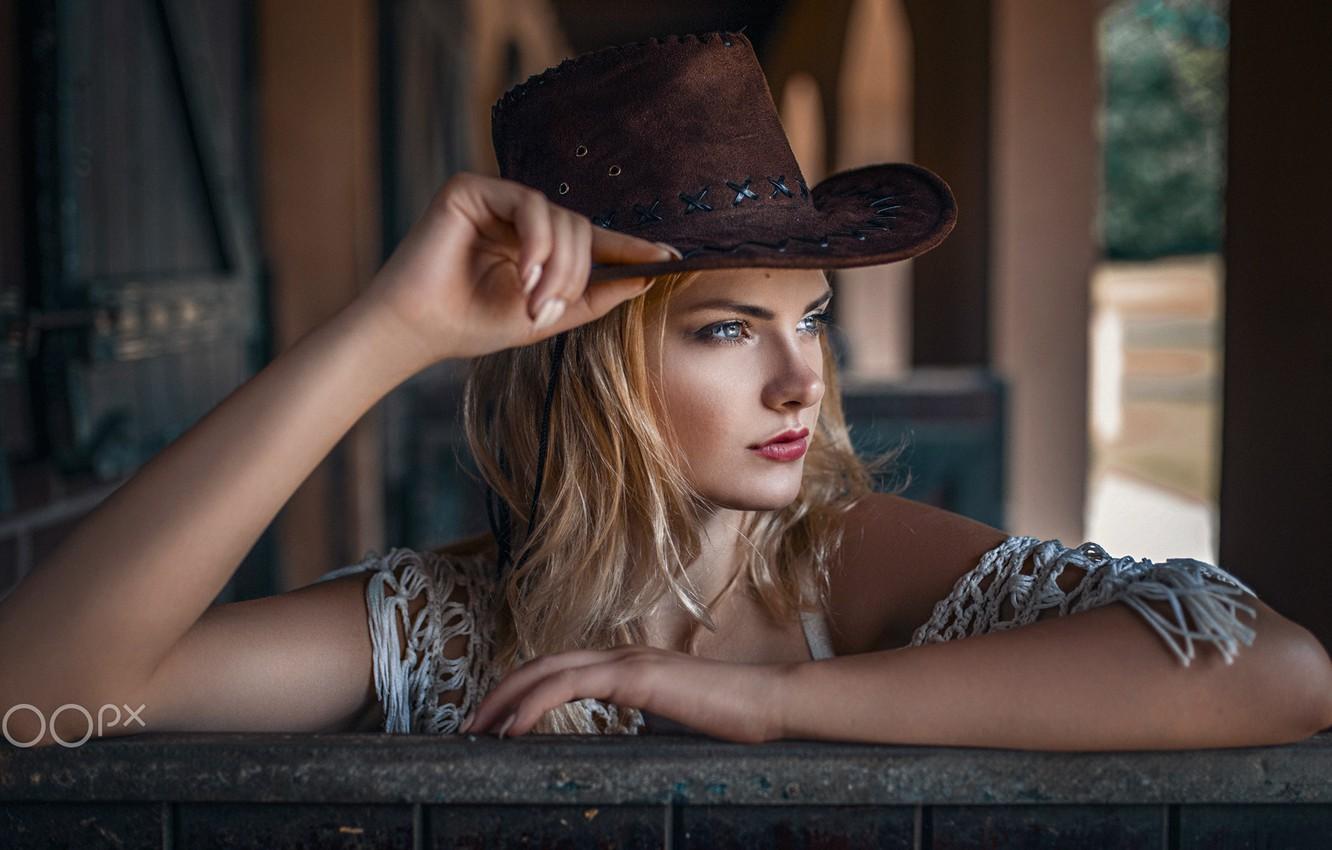 1332x850 Wallpaper girl, hat, photo, photographer, blue eyes, model, face, blonde, Carla, portrait, lip, mouth, red lipstick, cowgirl, lipstick, cowboy hat image for desktop, section девушки
