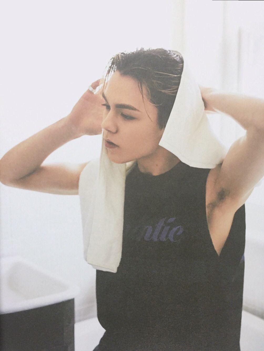 1004x1334 DIES LOOKING AT THIS PICTURE * But damn Hansol you looking fine. K