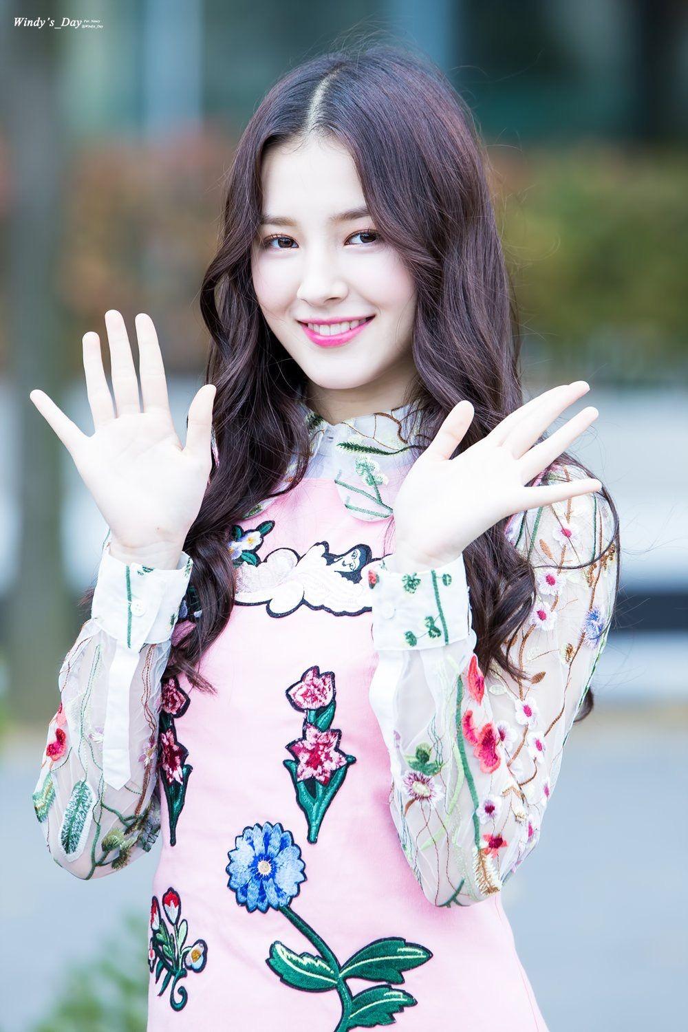 1000x1500 Momoland Nancy