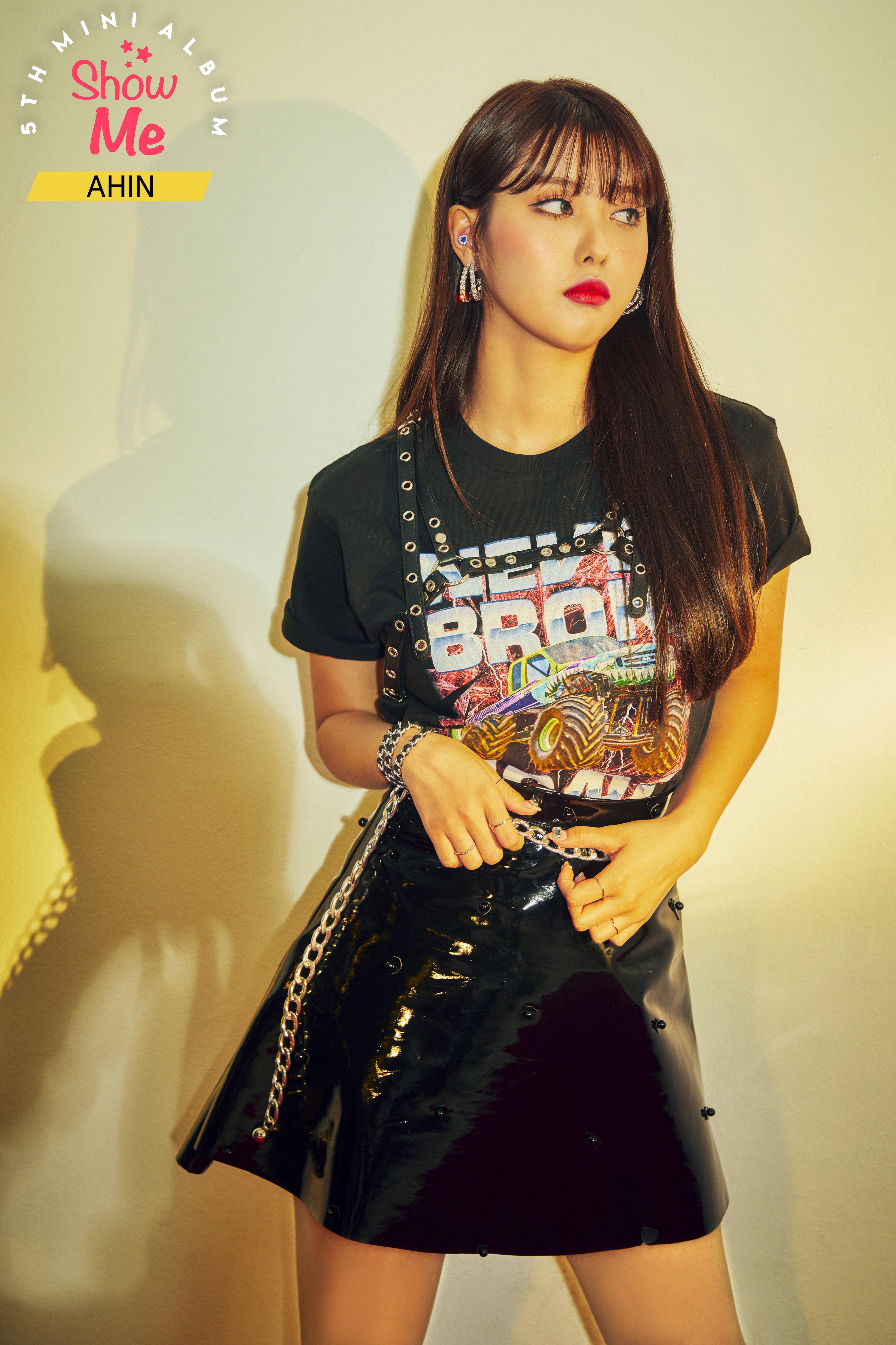 3942x5913 Momoland Me I'm So Hot Concept Photo (HD HR)-Pop Database