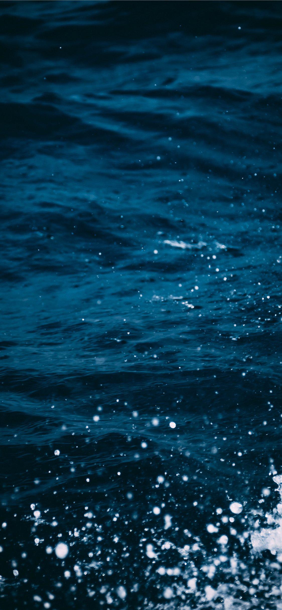 1125x2436 Lost in Indian Ocean iPhone X Wallpaper Free Download