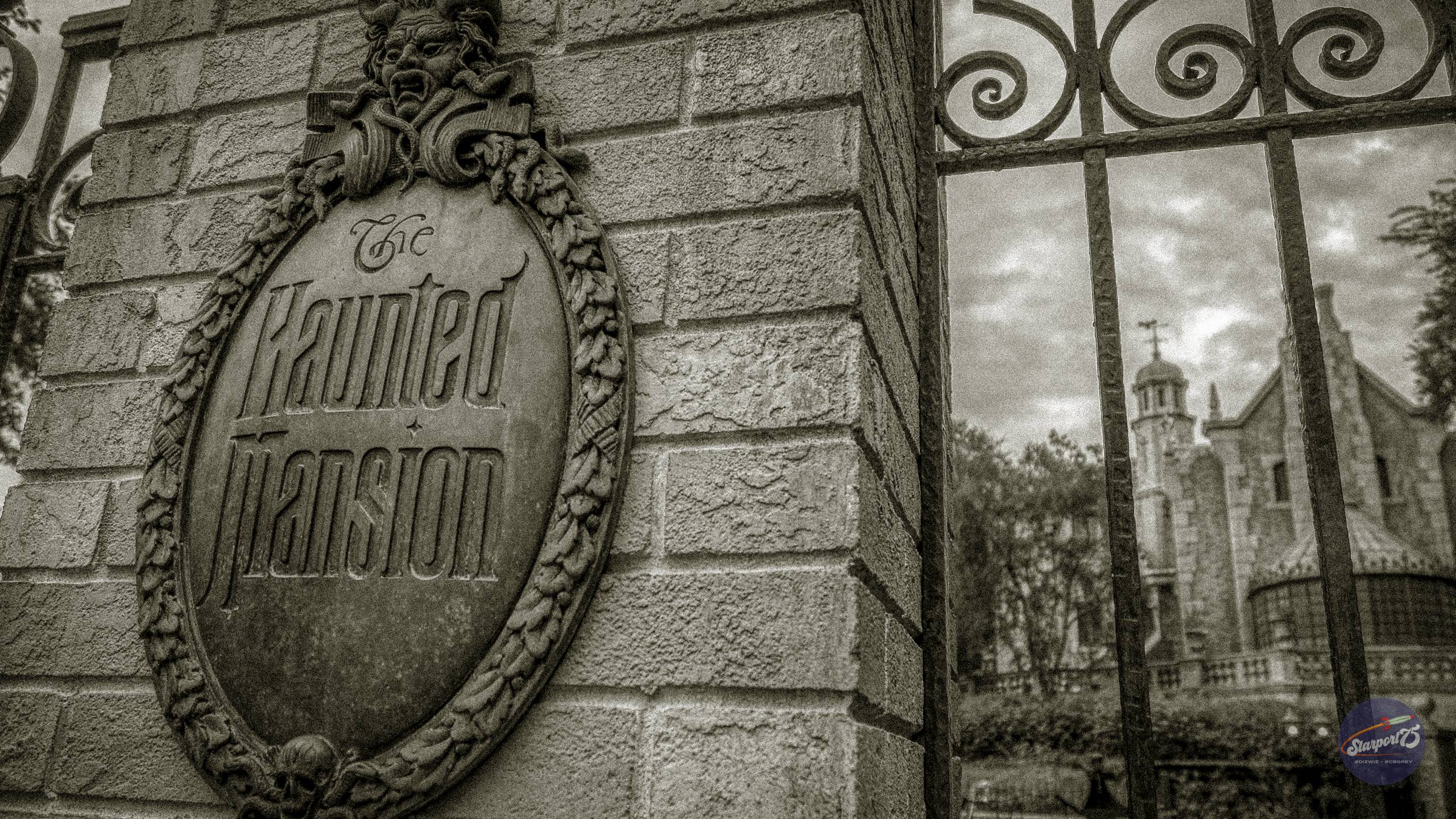2560x1440 Haunted Mansion Wallpaper