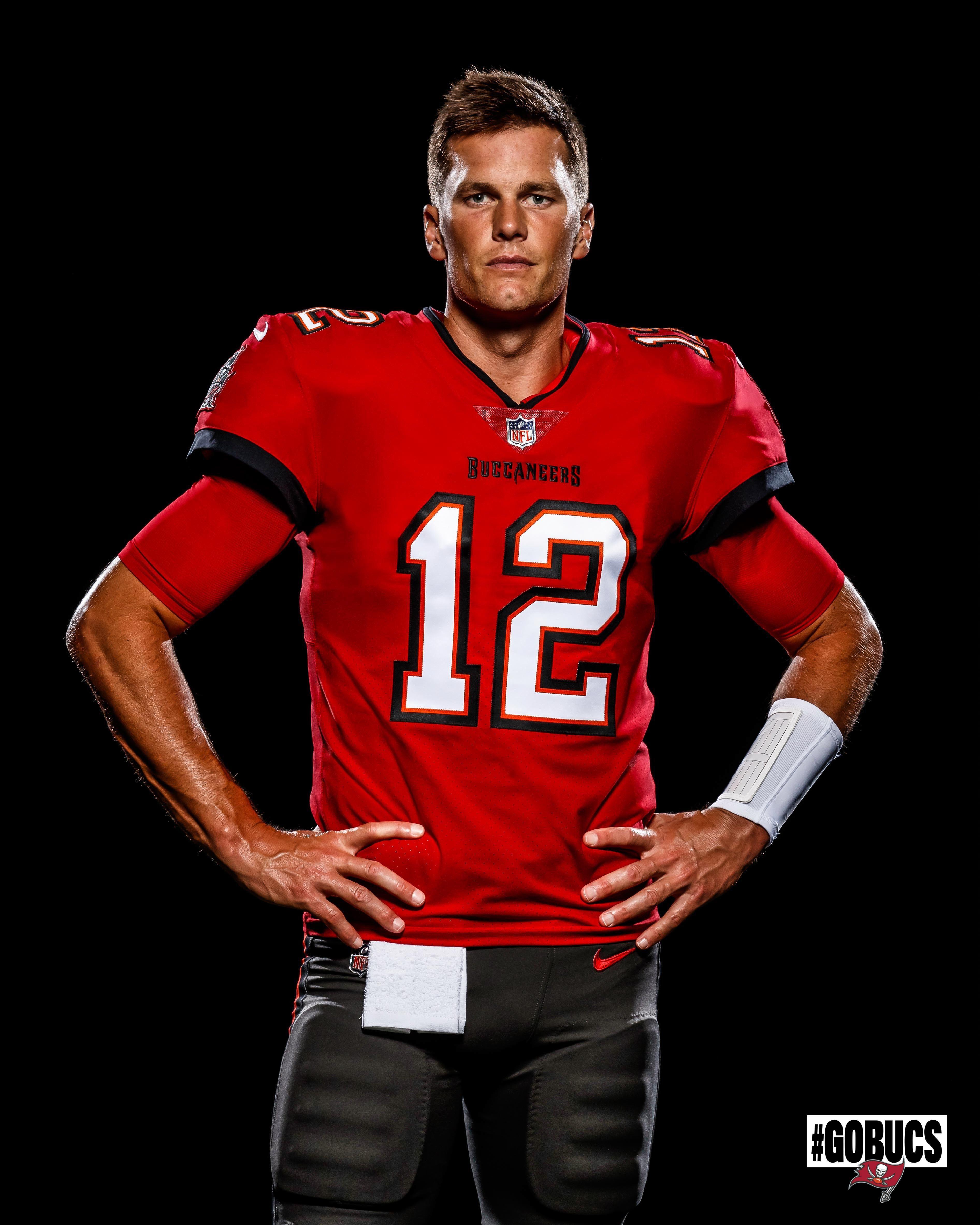 Tom Brady Buccaneers wallpaper by jimmie_jam48_on_IG - Download on ZEDGE™