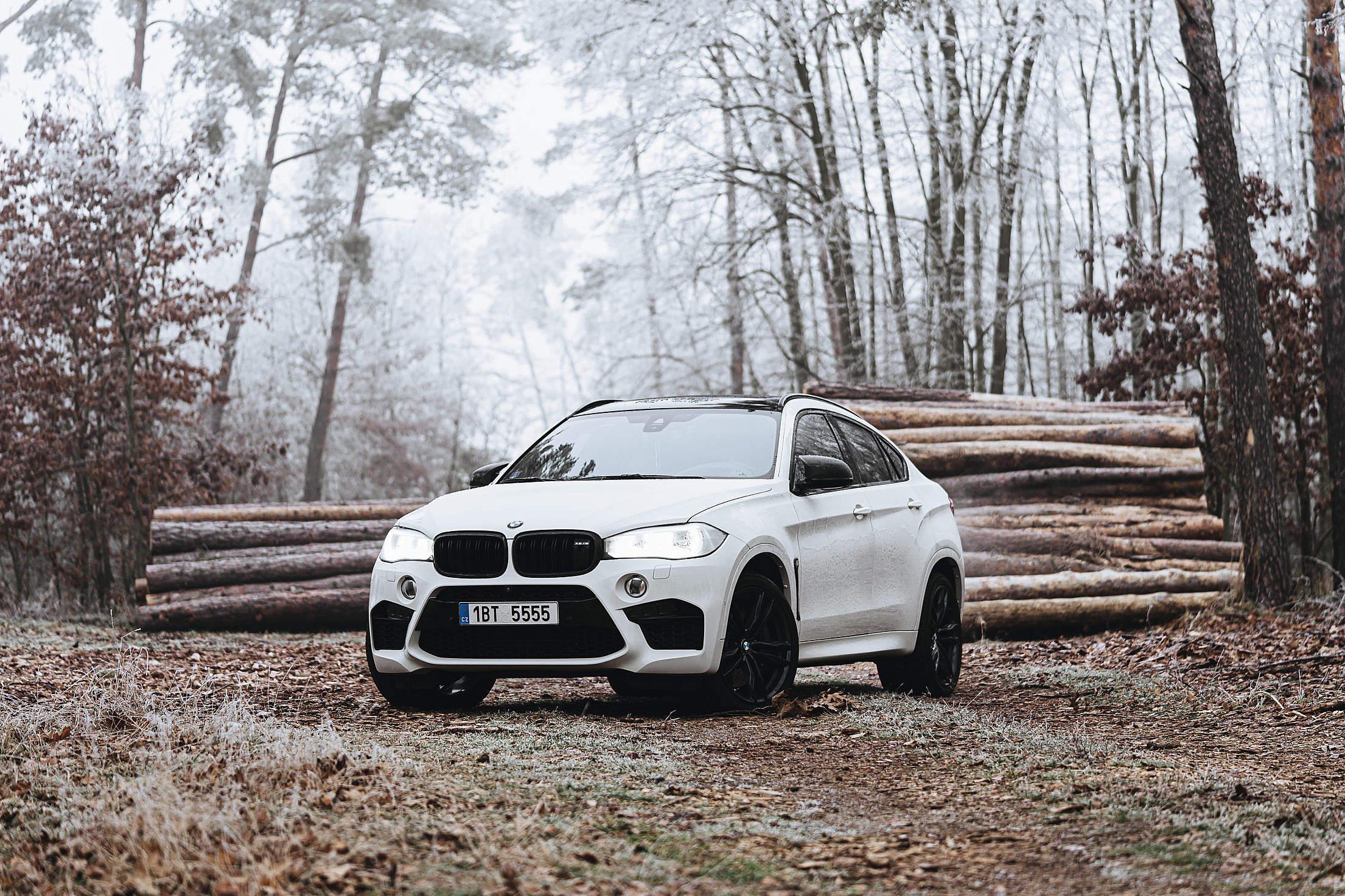 2210x1473 BMW X6M Wallpaper Free