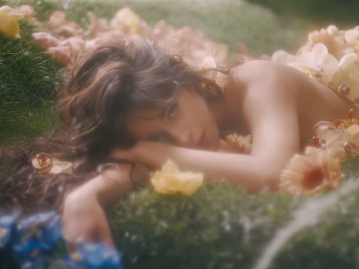 1400x1050 Watch Camila Cabello's dreamy video for “Living Proof”