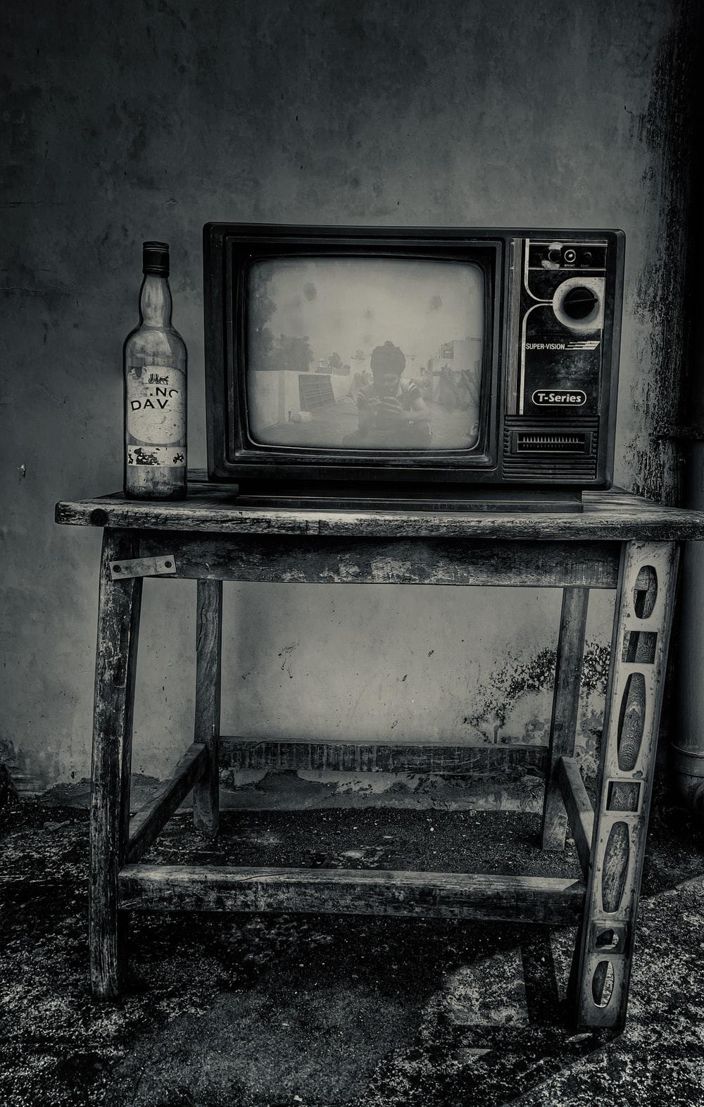 1000x1572 Vintage Tv Picture. Download Free Image