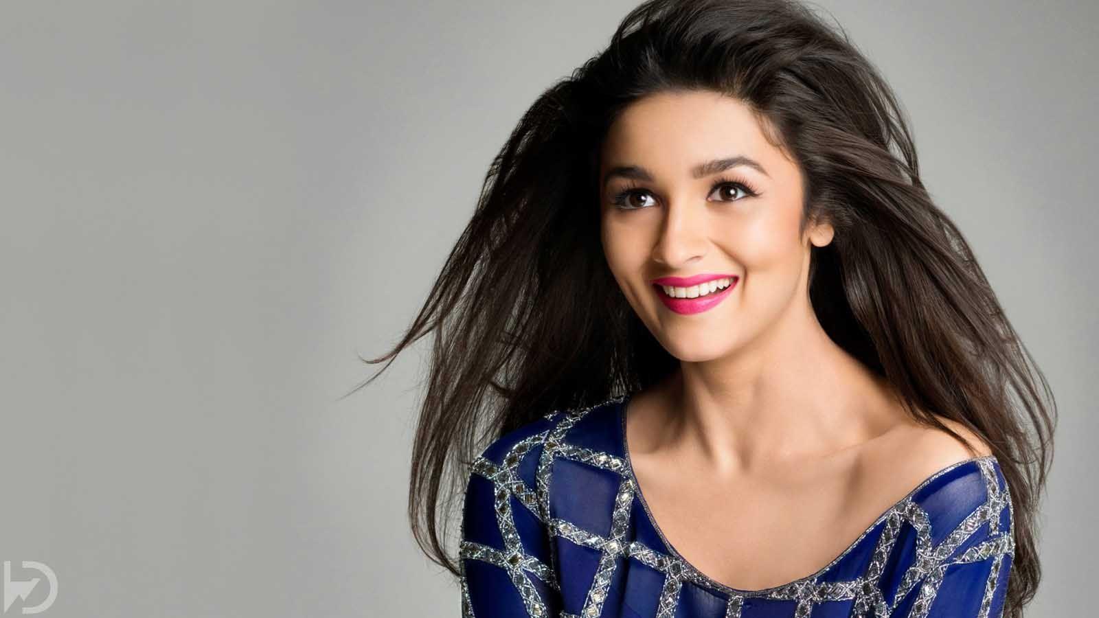 1600x900 Bollywood Stars Wallpaper
