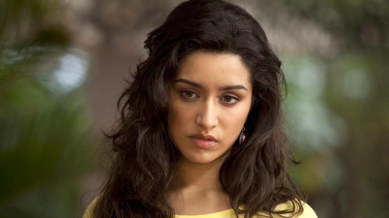 1600x900 Bollywood Actress Latest HD desktop wallpaper