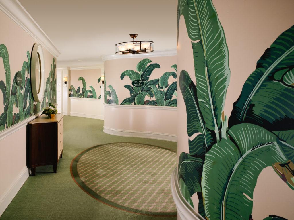 1024x768 The Iconic Original Martinique Wallpaper in Beverly Hills