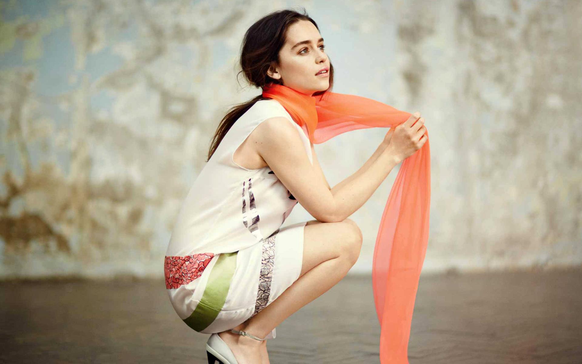 1920x1200 Emilia Clarke HD Wallpaper for desktop download