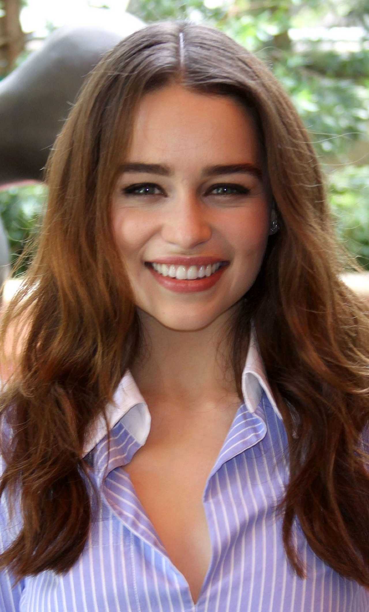 1280x2120 Emilia Clarke iPhone Wallpaper