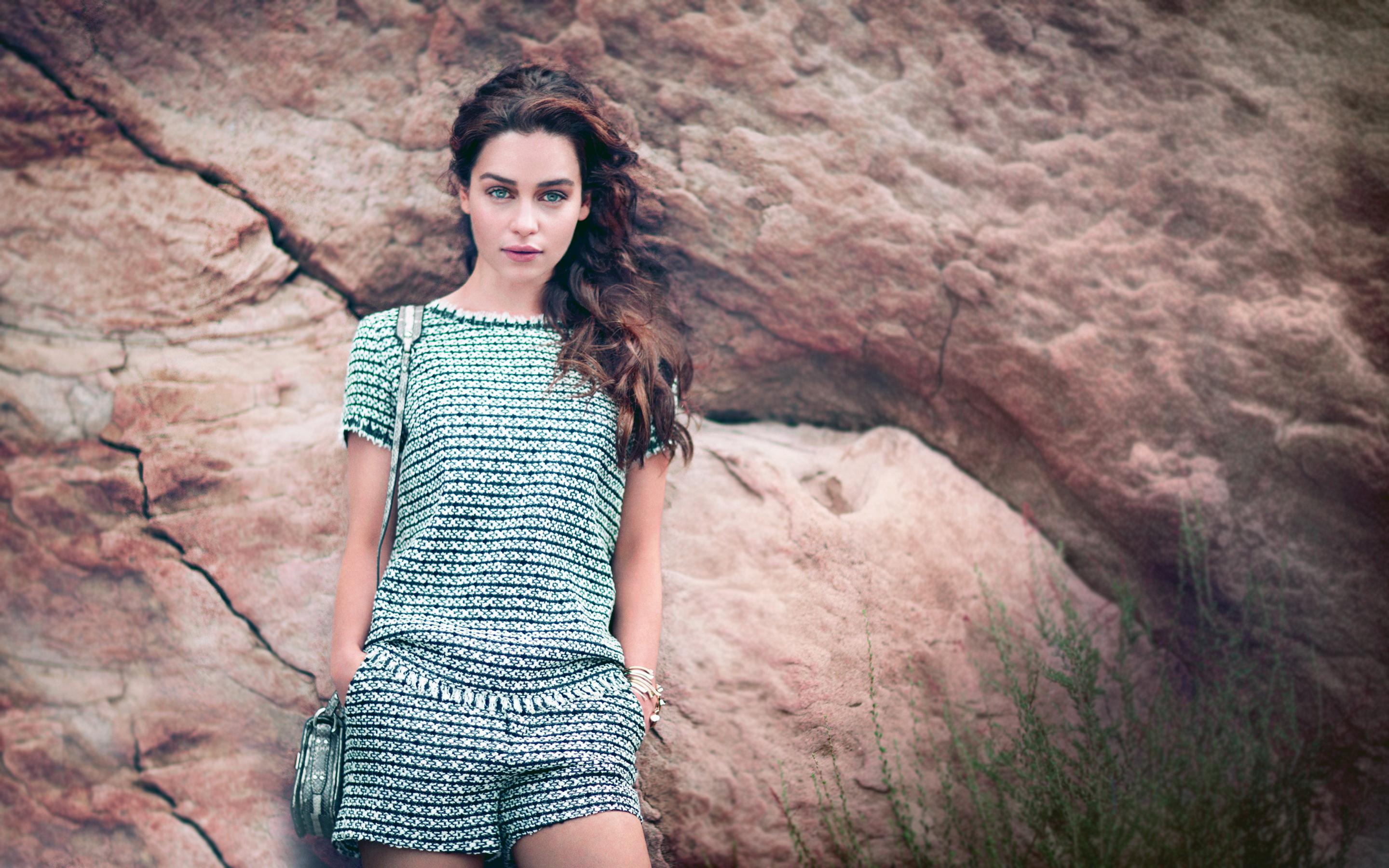 2880x1800 Emilia Clarke HD Wallpaper for desktop download