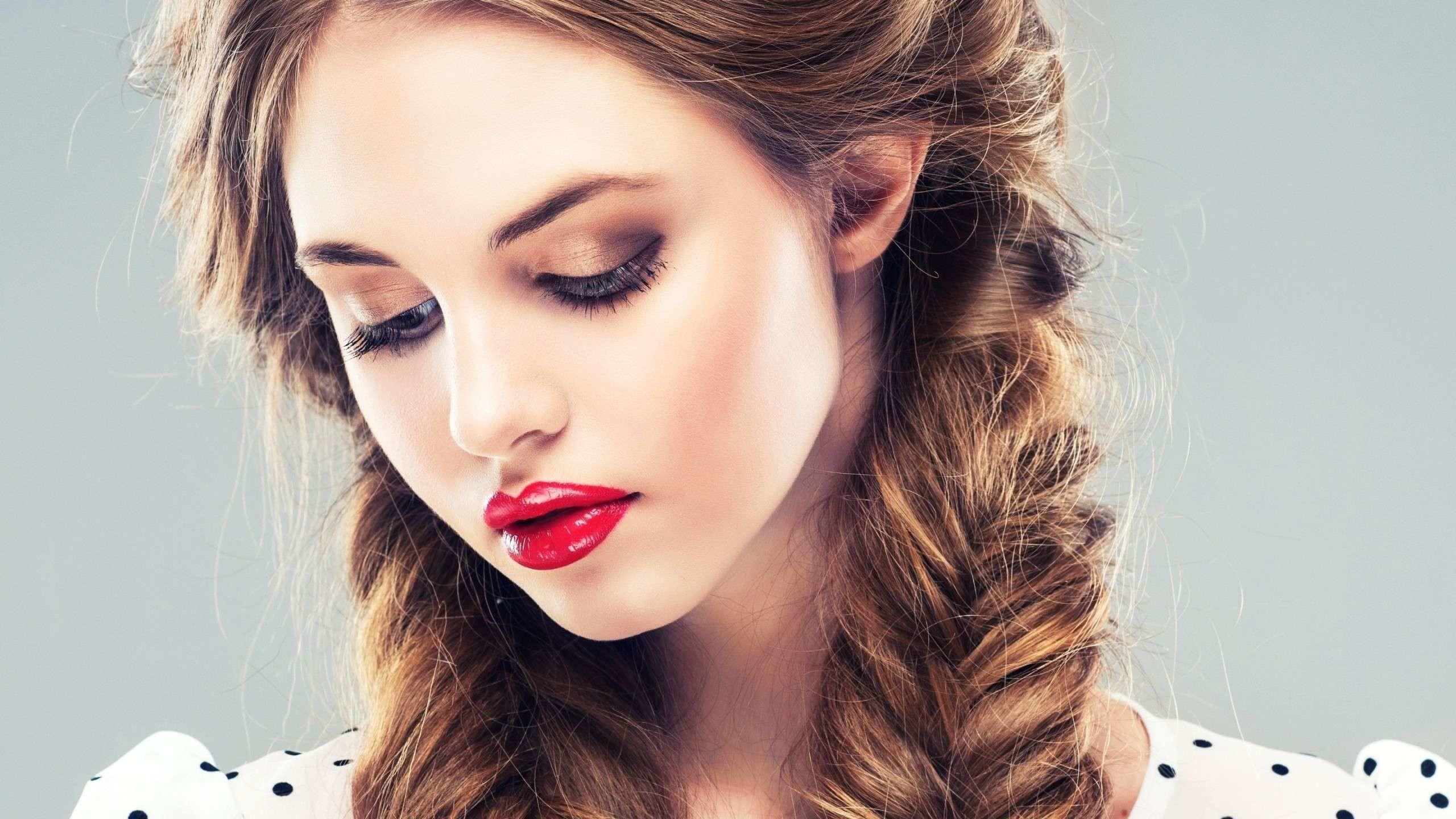 2560x1440 Most Beautiful Women HD