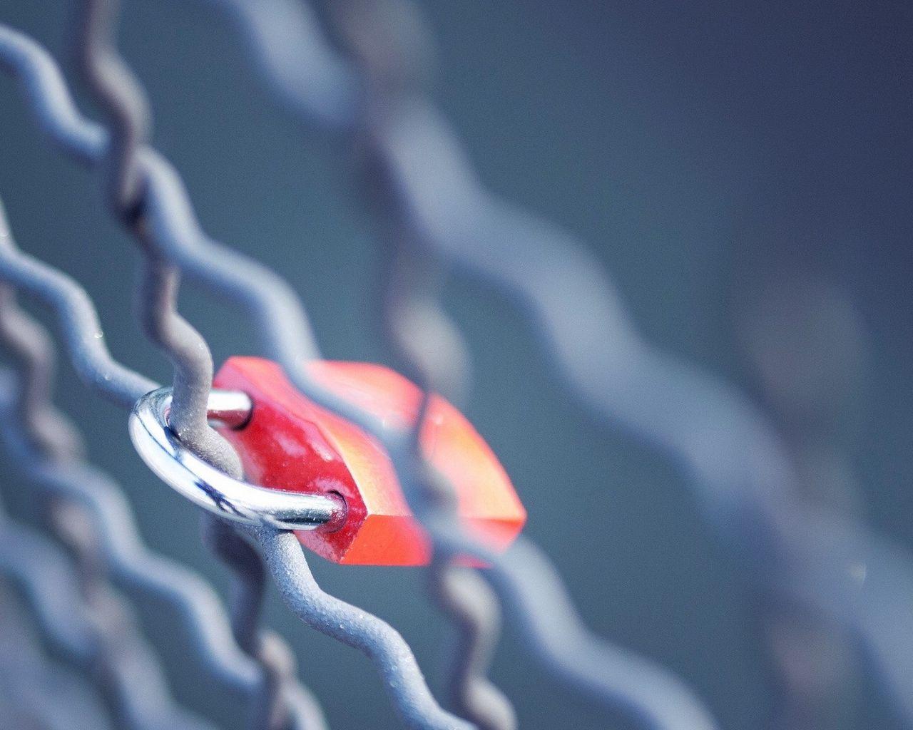 1280x1024 Download wallpaper 1280x1024 lock, metal, motion blur standard 5:4 HD background