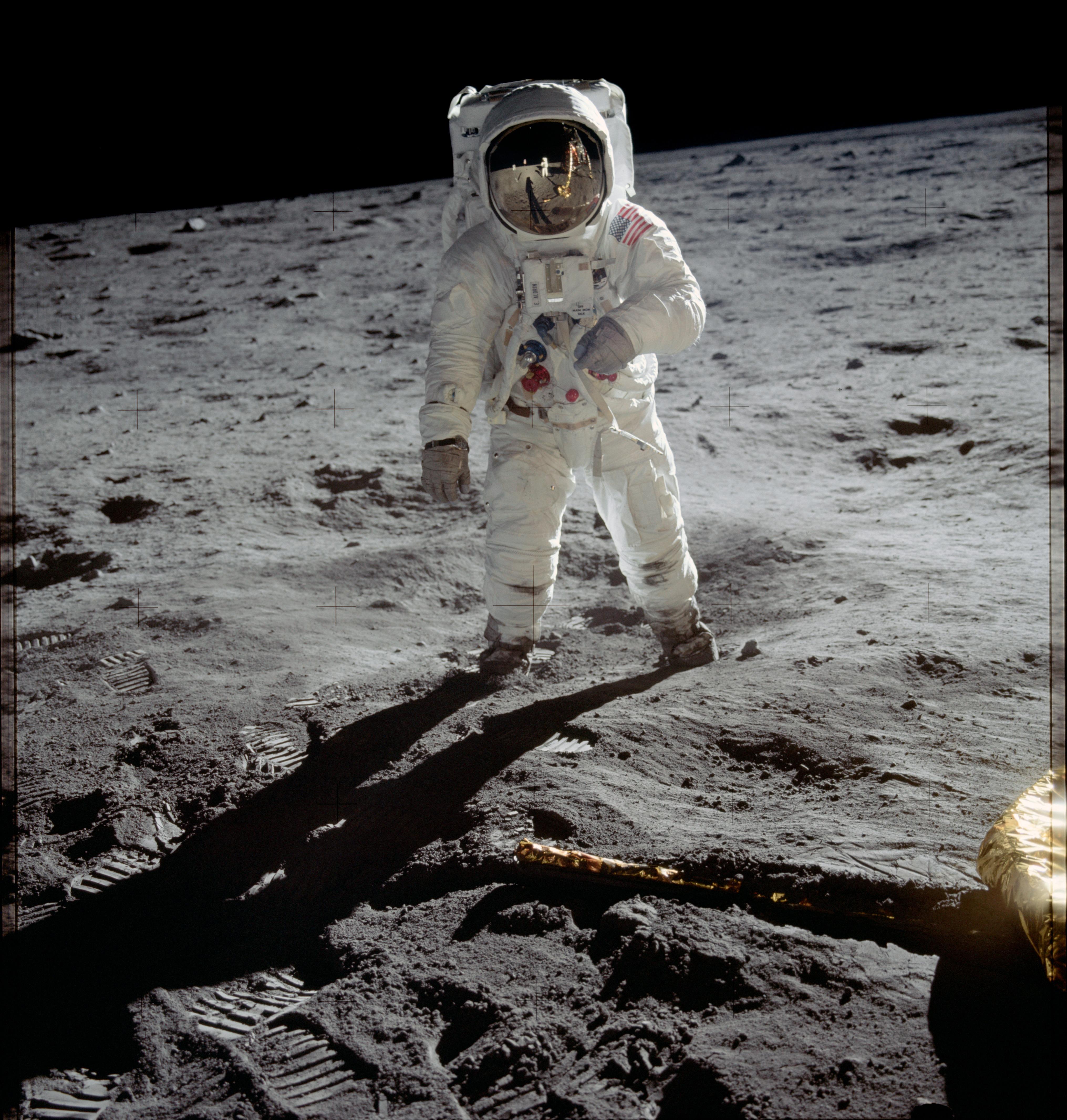 4062x4265 Buzz Aldrin on the Moon